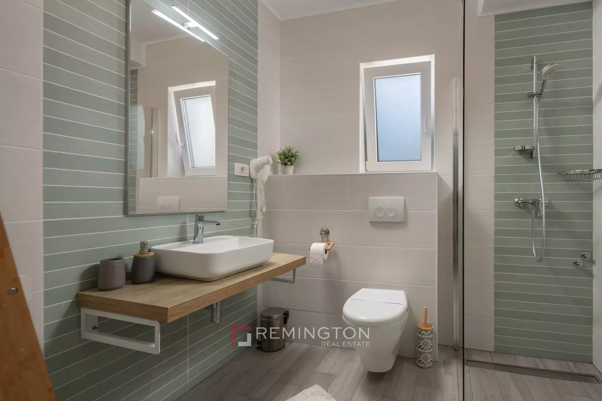 4 Bedroom Villa/Townhouse's Image 8