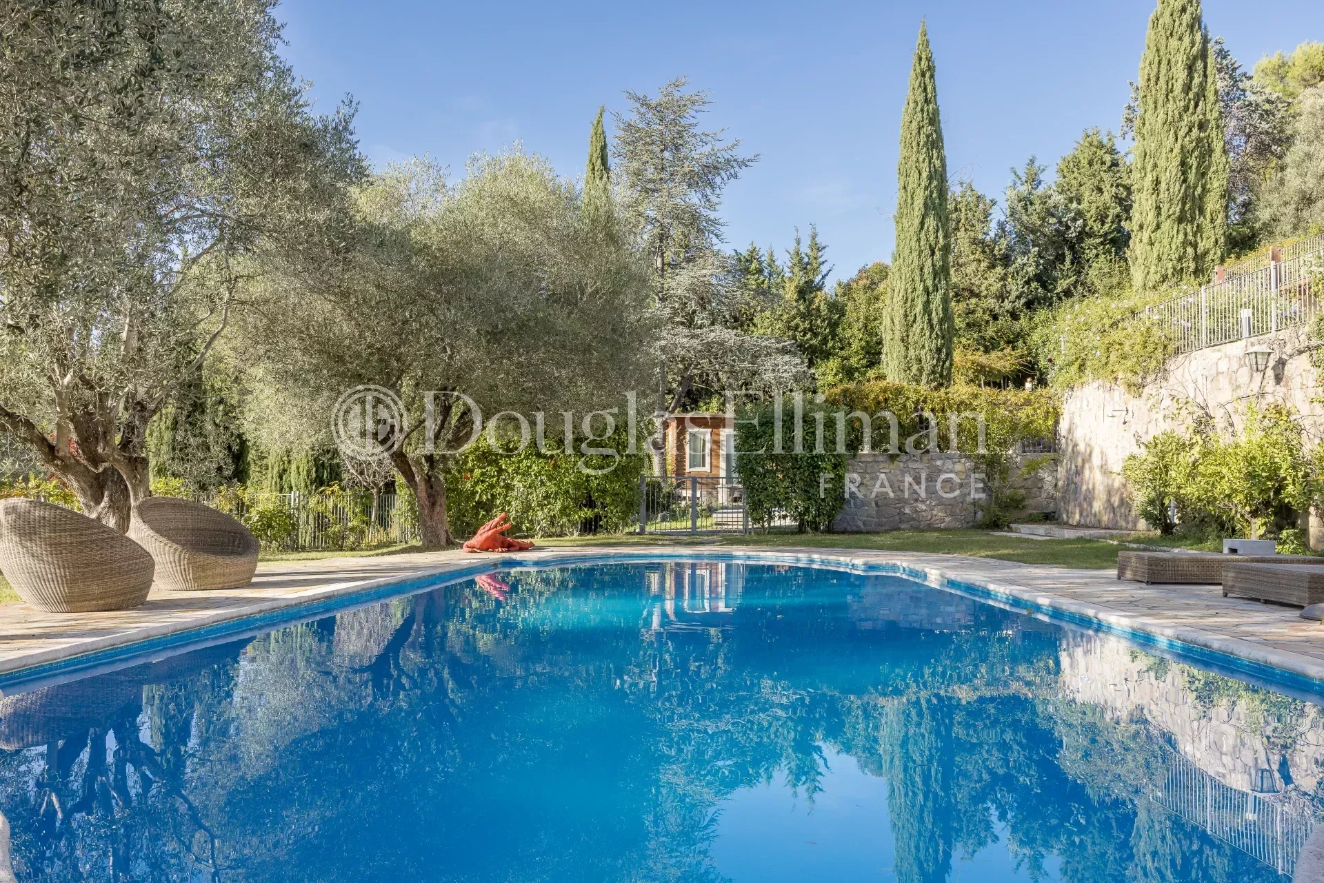 PLASCASSIER – Elegant Stone Bastide with Panoramic Views and Exceptional Outdoor Living - Picture n°3