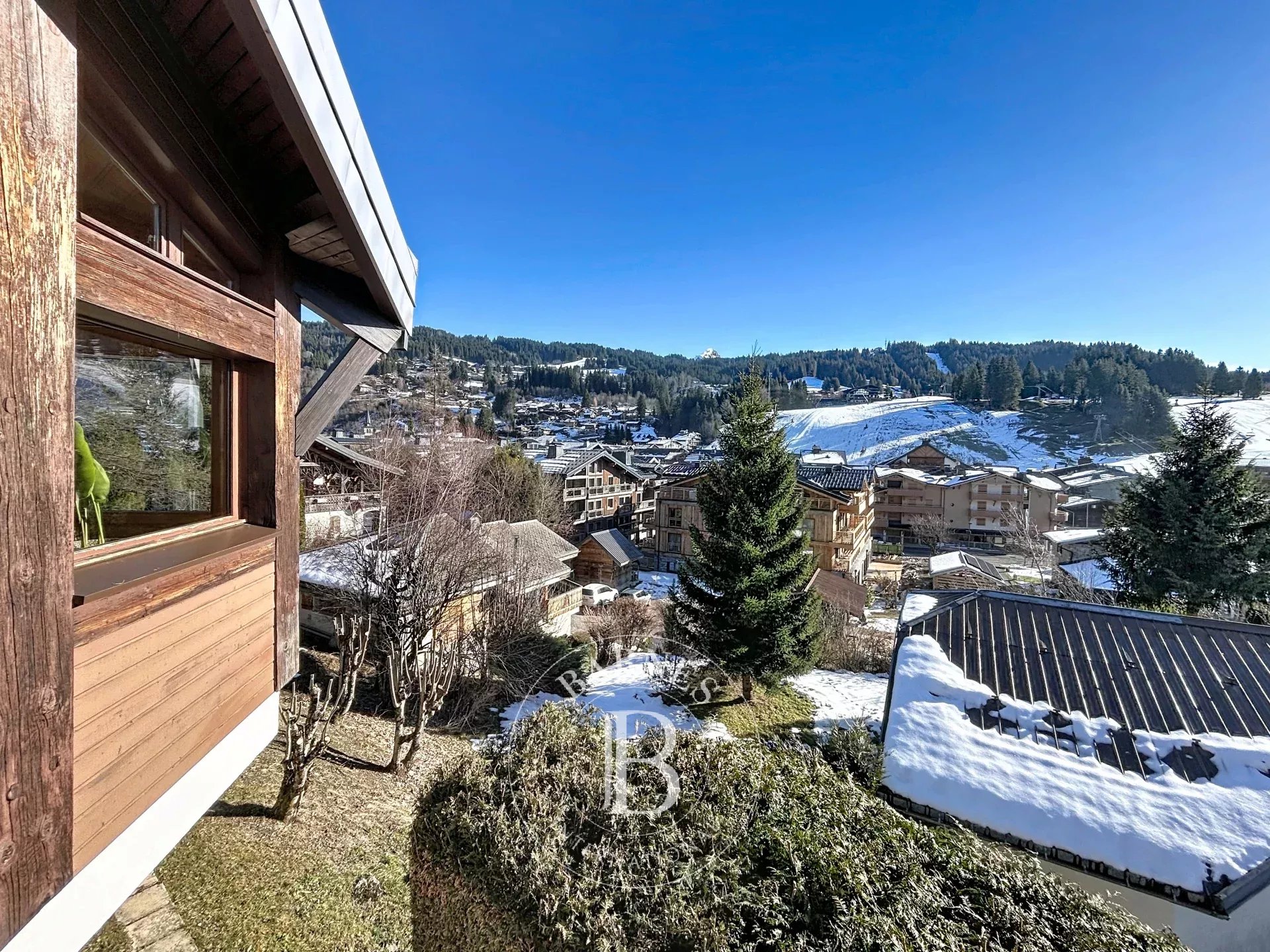 Photo of Les Gets - Unique chalet of 167 sqm with panoramic views in the village center – 4 bedrooms