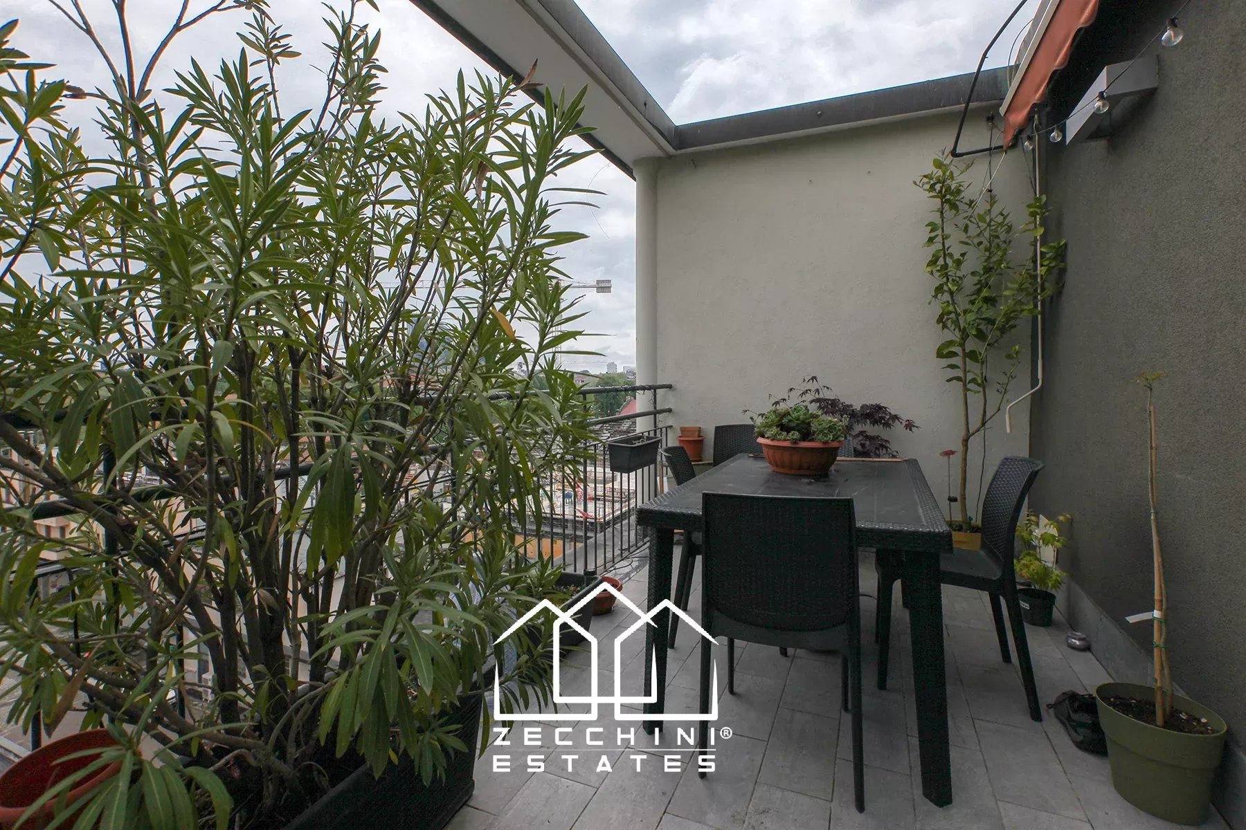 Pleasant one-bedroom with large terrace.