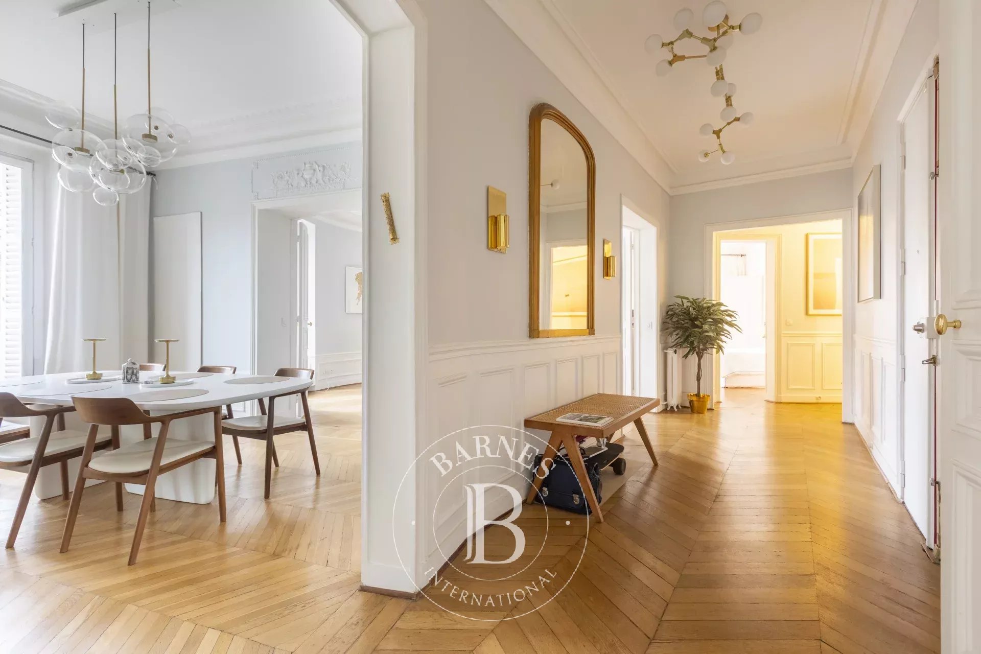 Paris 8 Étoile / Wagram - Renovated 3rd floor corner apartment - 3 or 4 bedrooms - picture 9