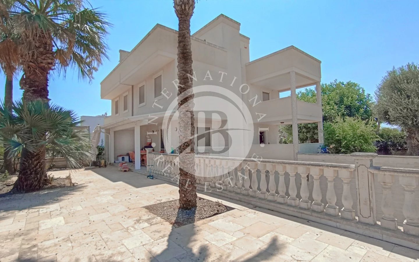 Villa in Fasano - view 1