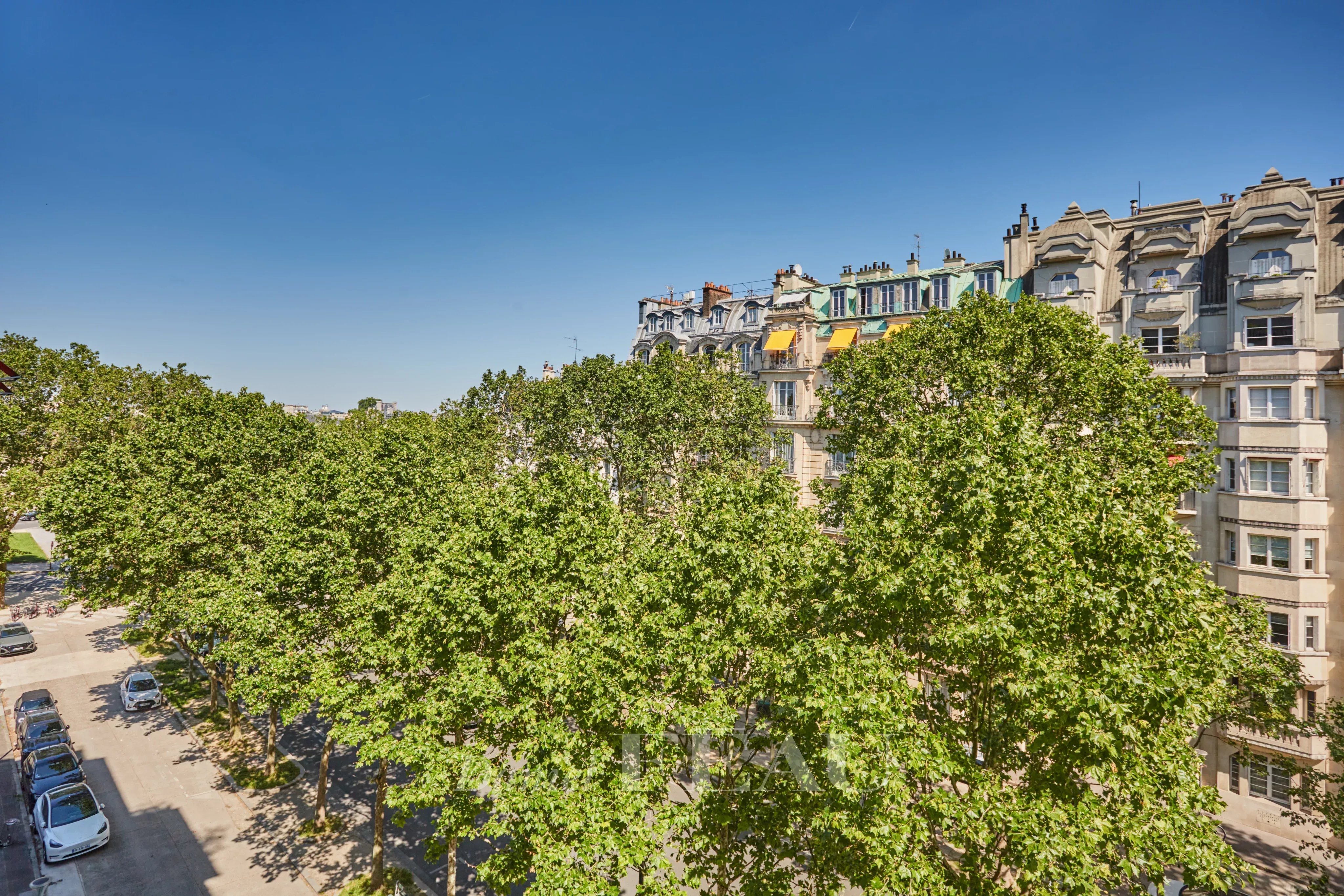 Sale Apartment Paris 7th