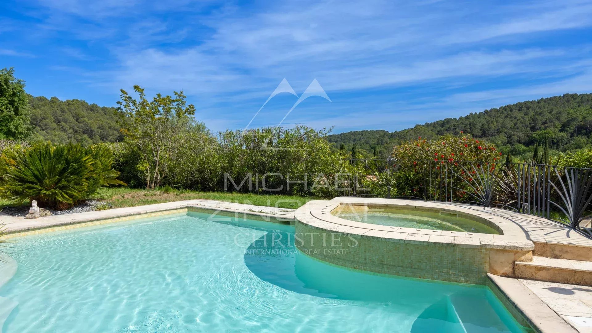 5 Bedroom Villa/Townhouse's Image 7