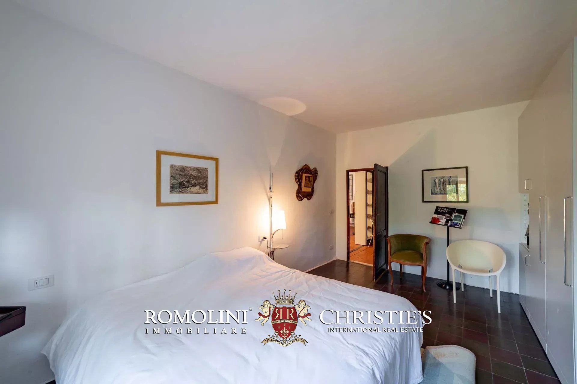11 Bedroom Villa/Townhouse's Image 105