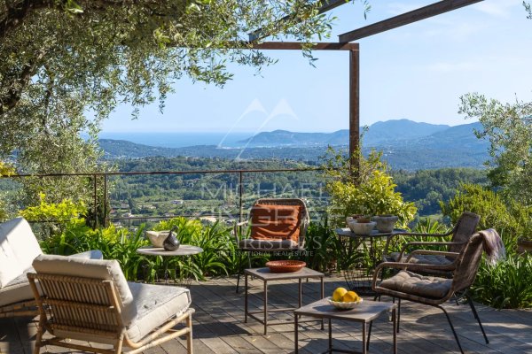 Charming Bastide in Châteauneuf-de-Grasse with Panoramic Sea Views — photo 3