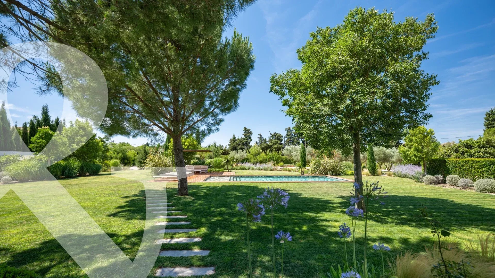 BELLE MAISON PROVENCALE