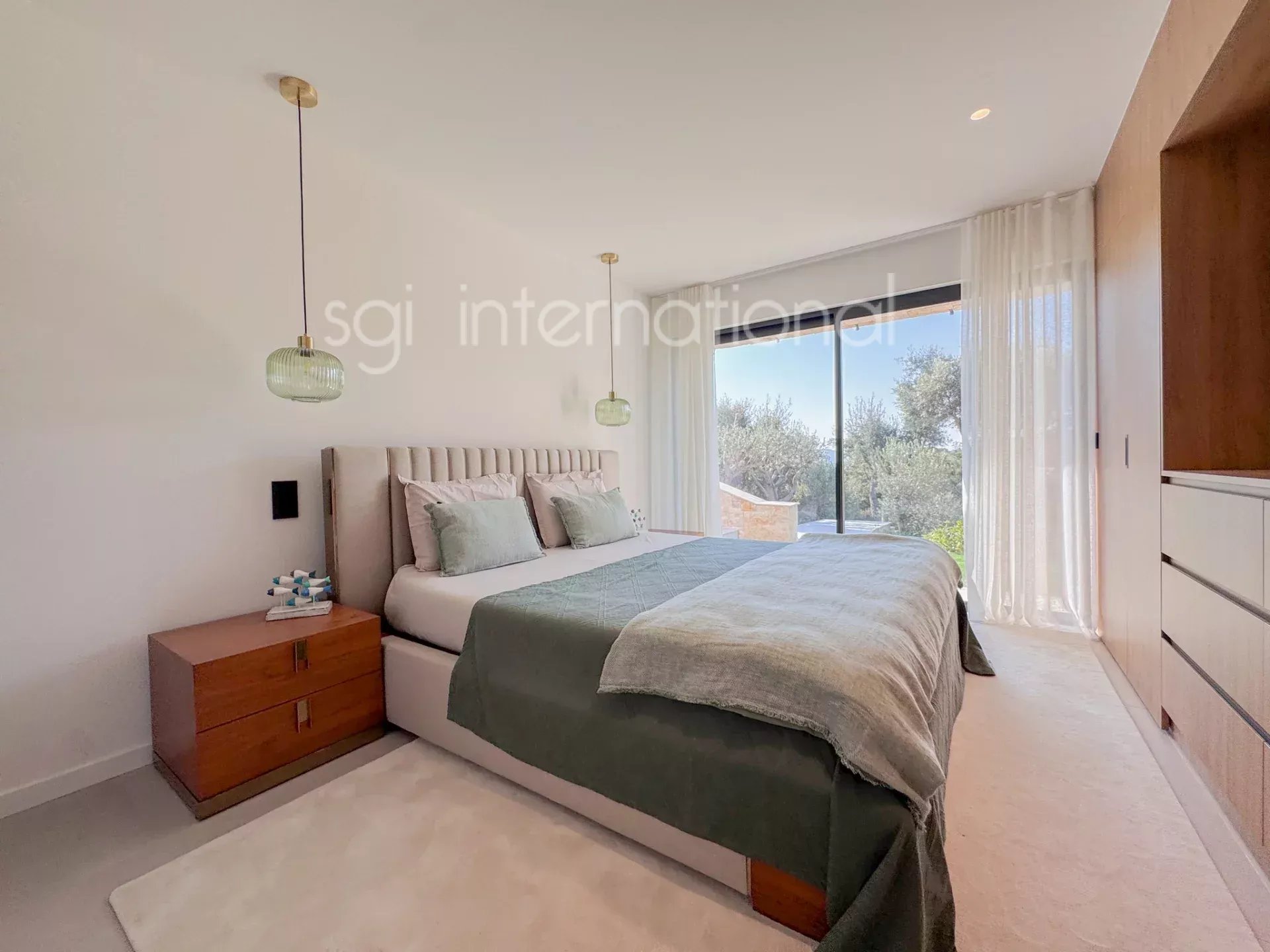 Grimaud – moderne, komplett renovierte Villa.