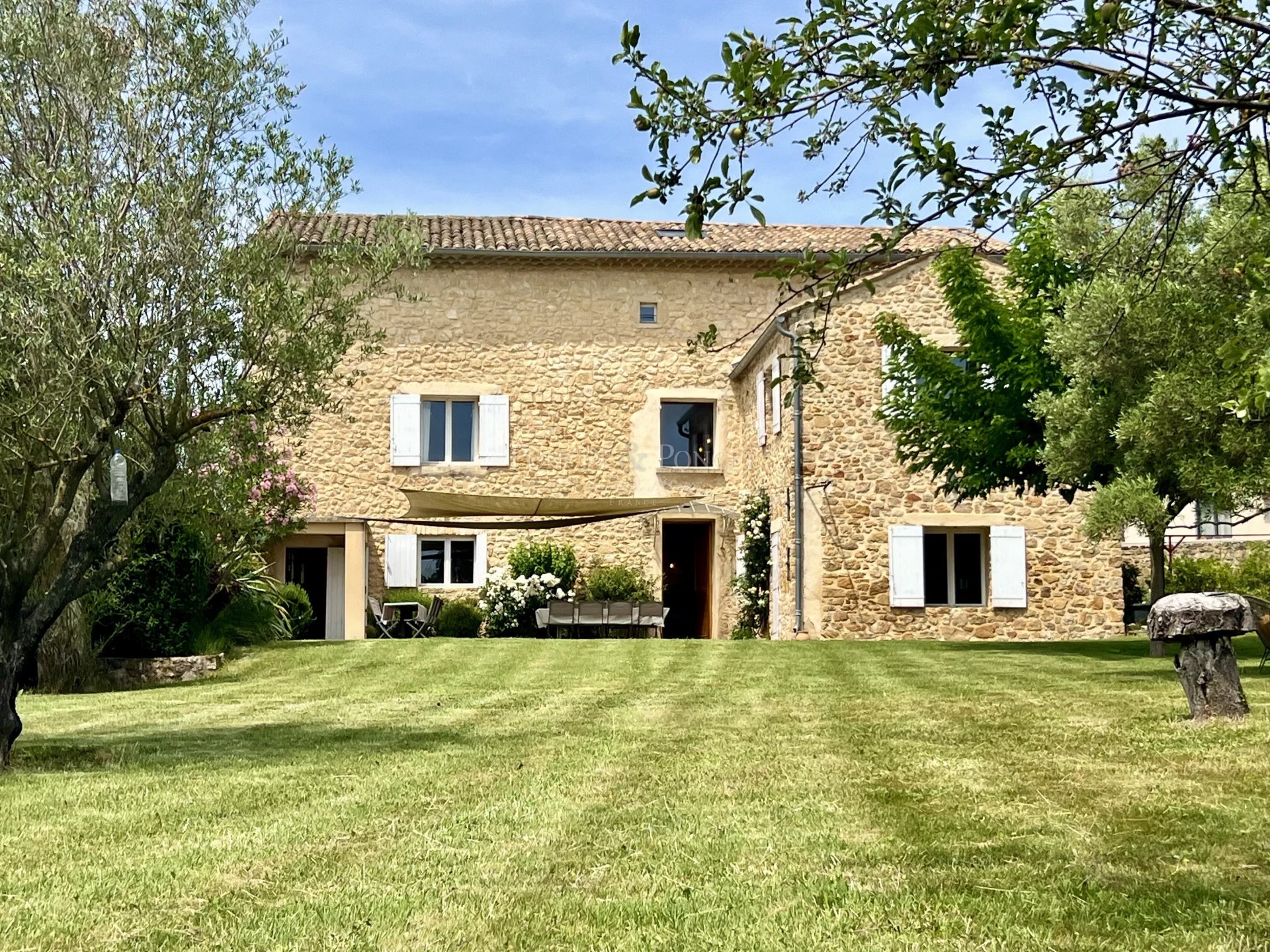 10 Bedroom Villa/Townhouse's Image 17