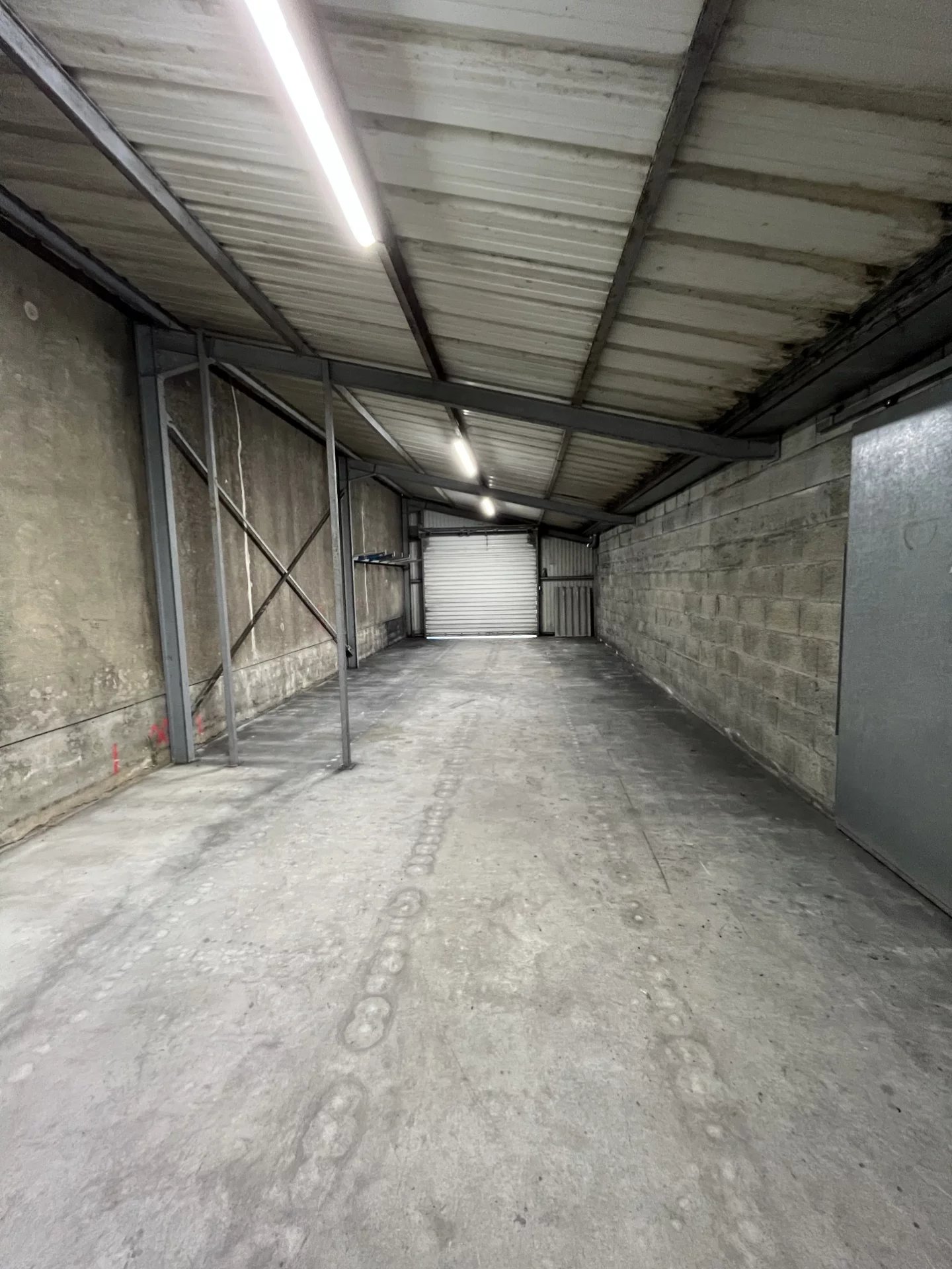 Bâtiment d'activité 245 m2