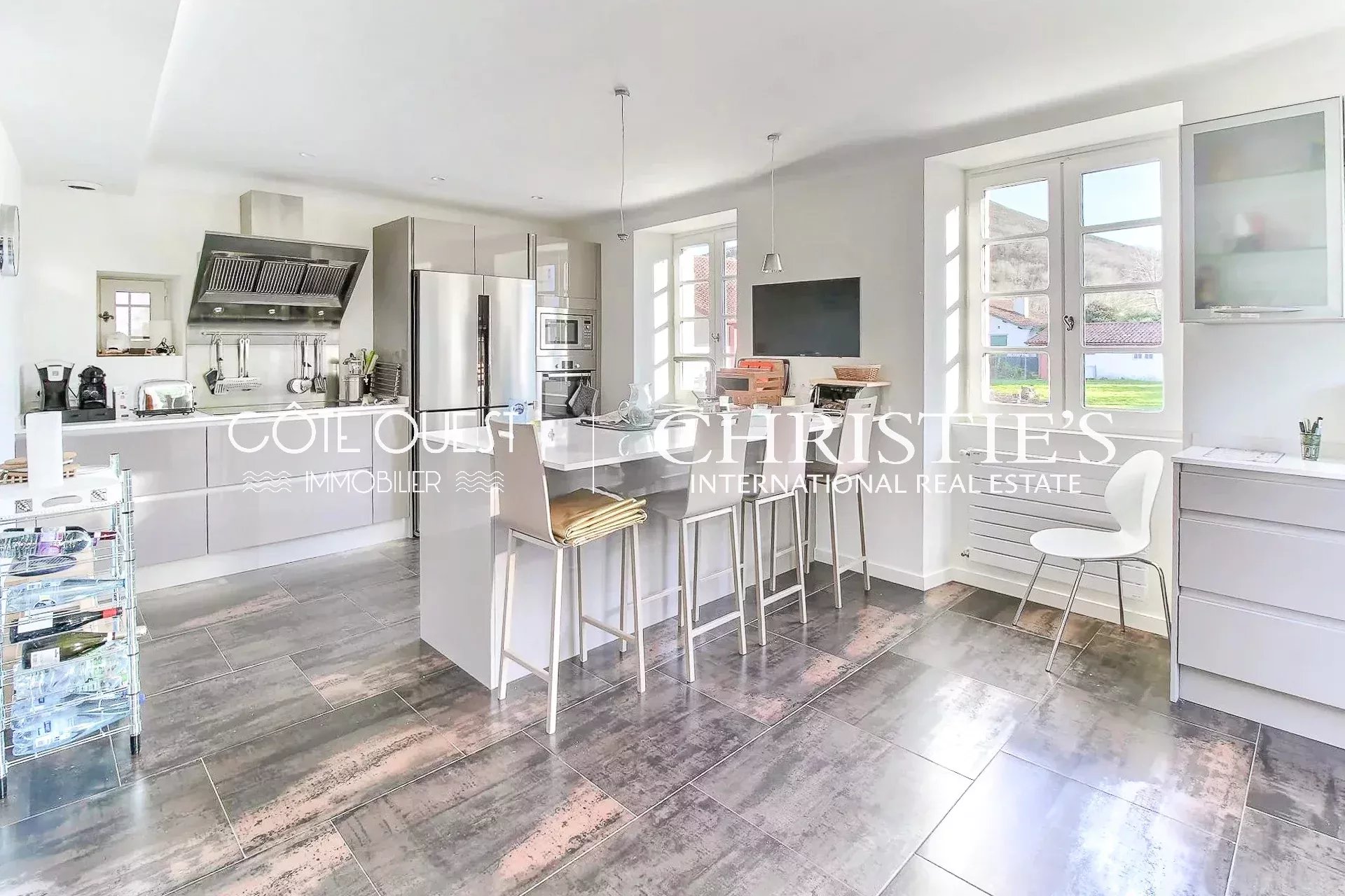 5 Bedroom Villa/Townhouse's Image 6