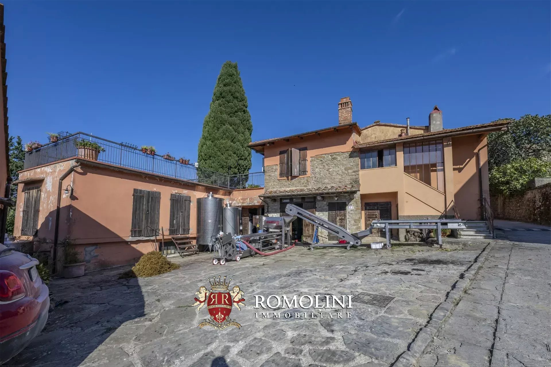 7 Bedroom Villa/Townhouse's Image 5