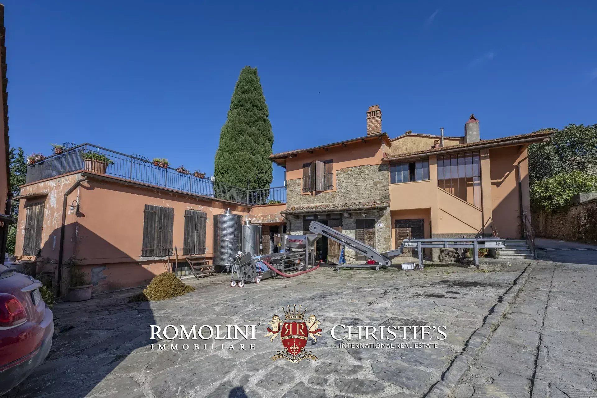 7 Bedroom Villa/Townhouse's Image 5