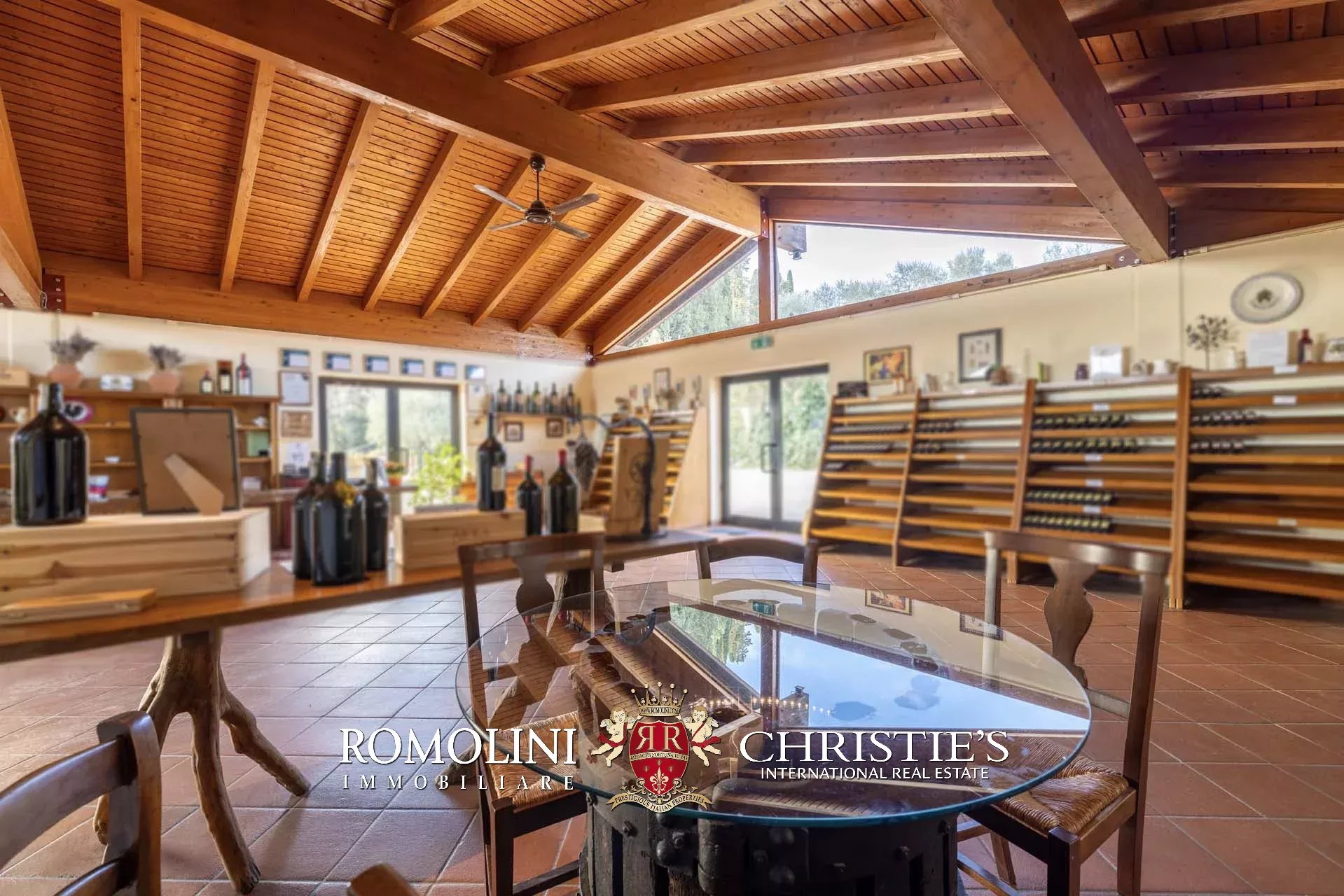 33 Bedroom Vineyard's Image 45