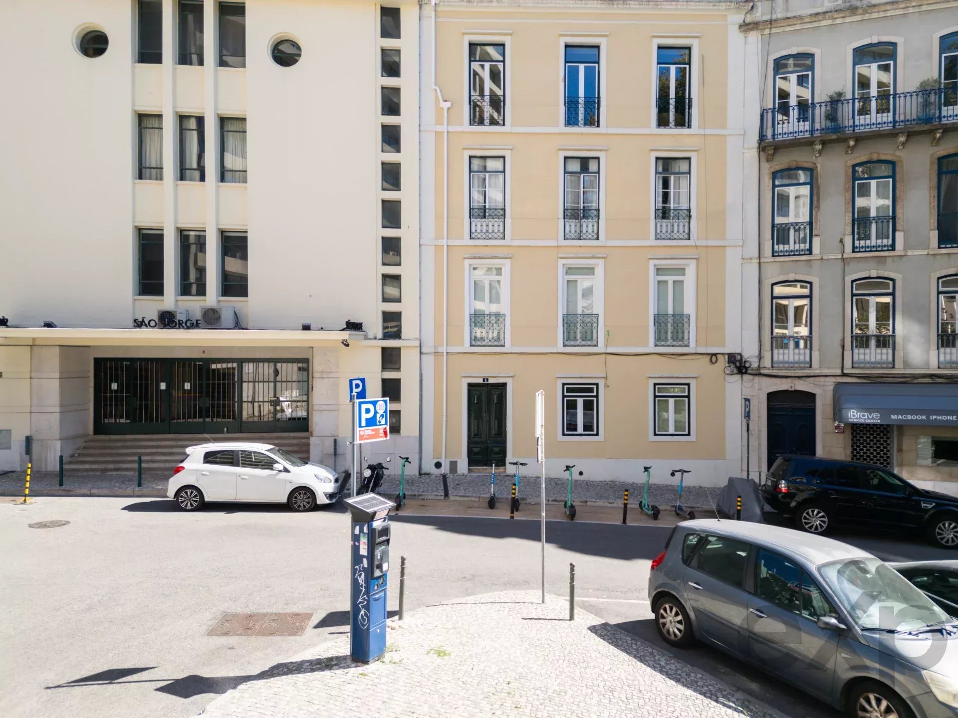 Elegant T2 + 1 Penthouse in Downtown Lisbon 86935832 image 10