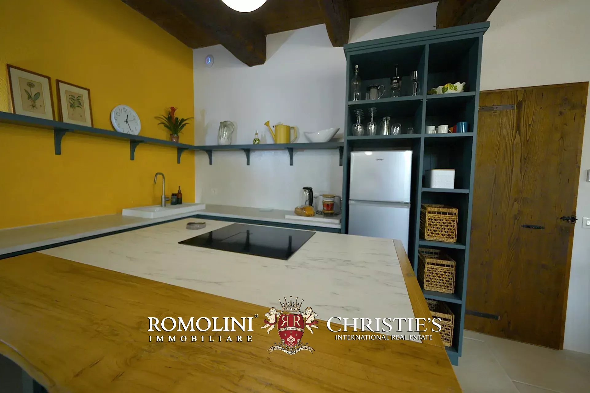 FINELY RESTORED RURAL COMPLEX FOR SALE IN UMBERTIDE UMBRIA