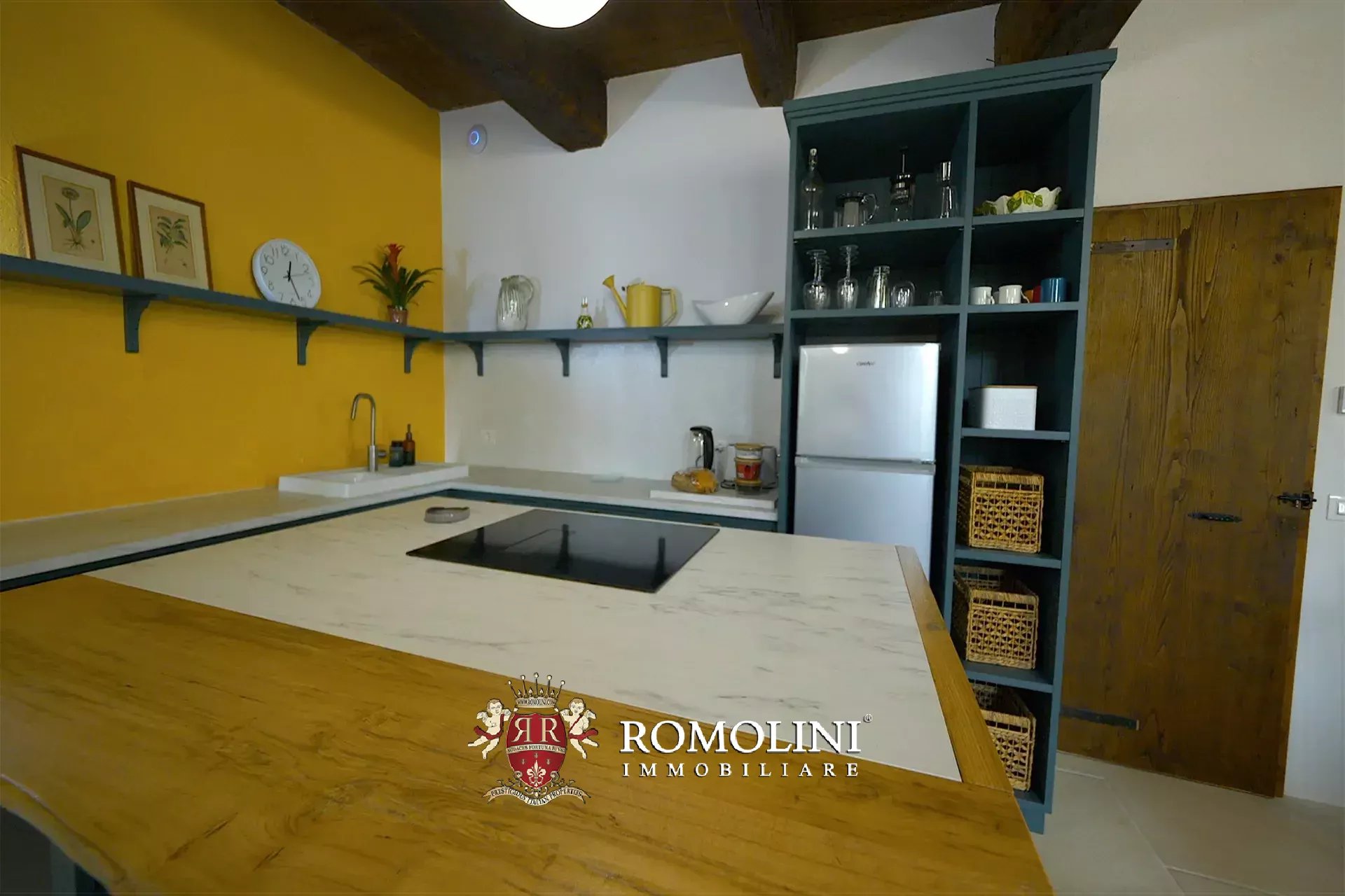 BORGO RISTRUTTURATO CON PISCINA IN VENDITA A UMBERTIDE
