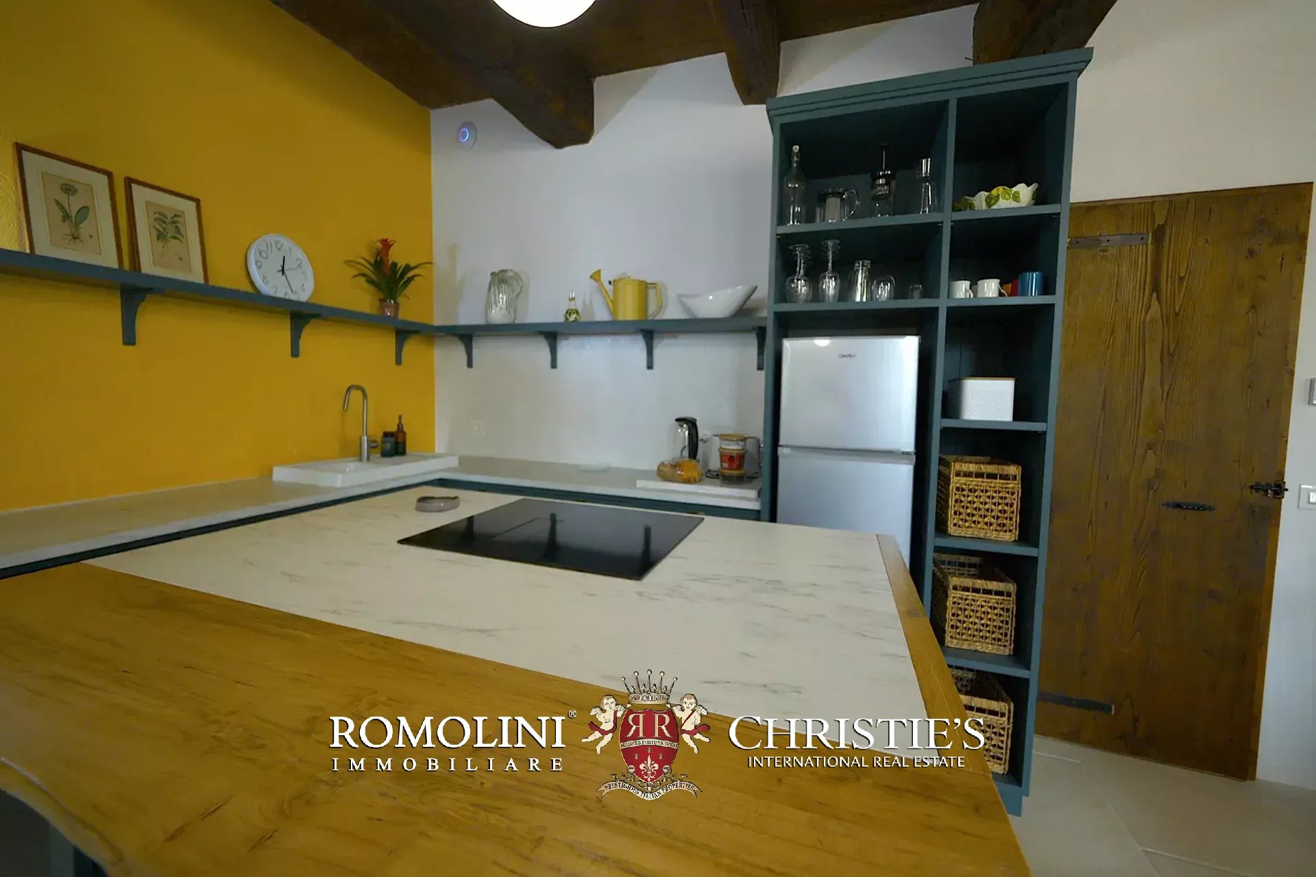 11 Bedroom Villa/Townhouse's Image 39