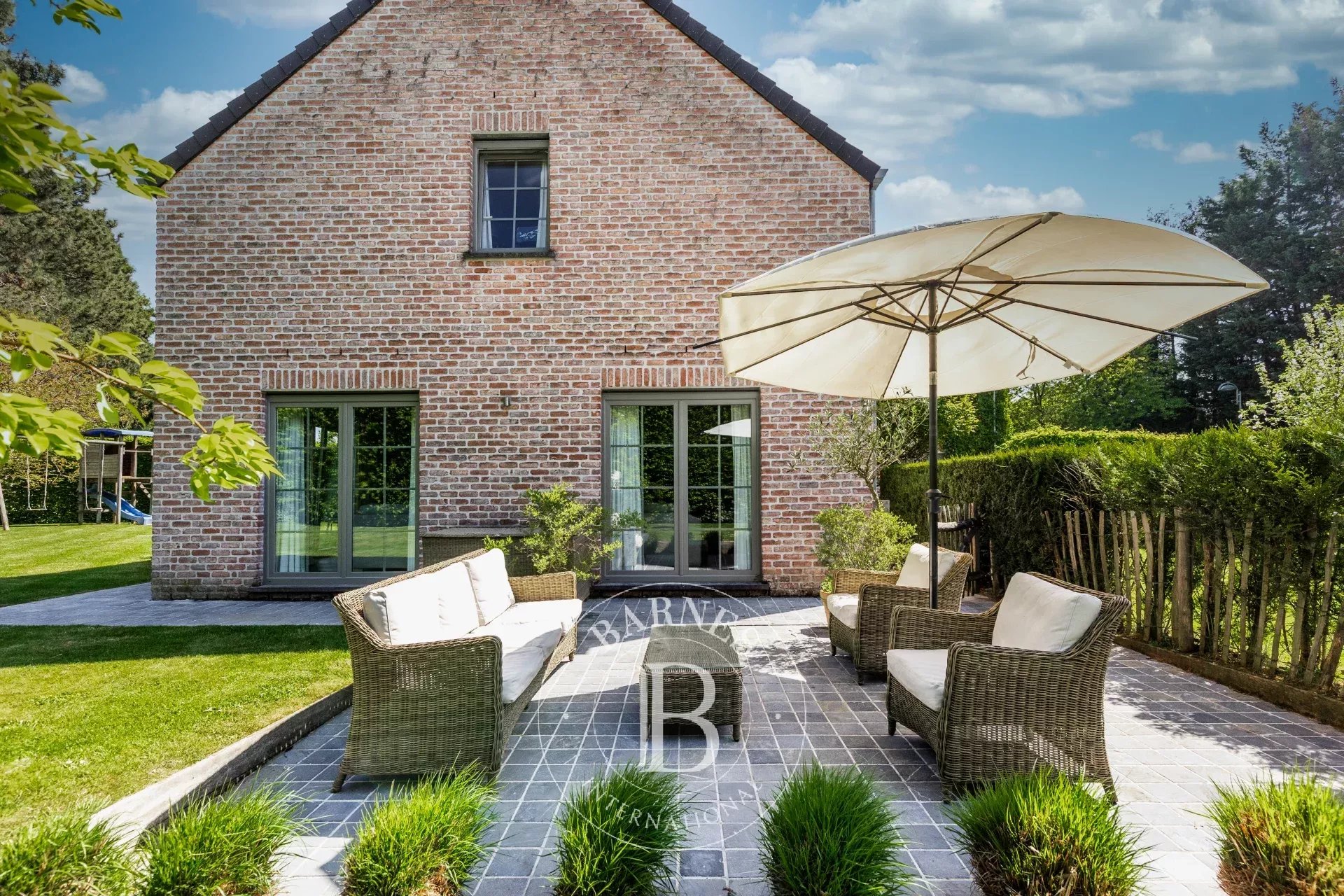 Charming 2012 villa in a quiet neighborhood