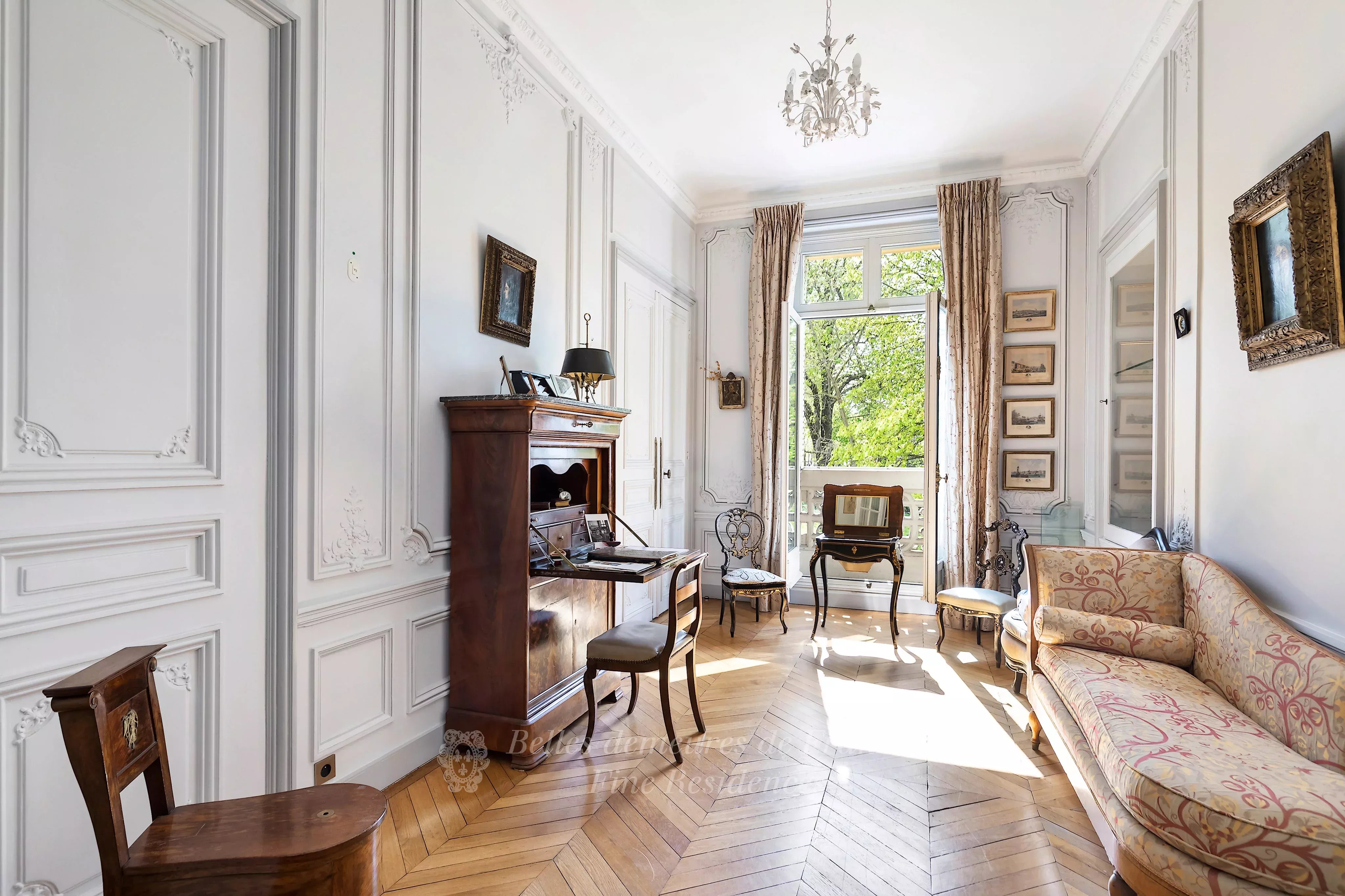 Sale Apartment Paris 16th