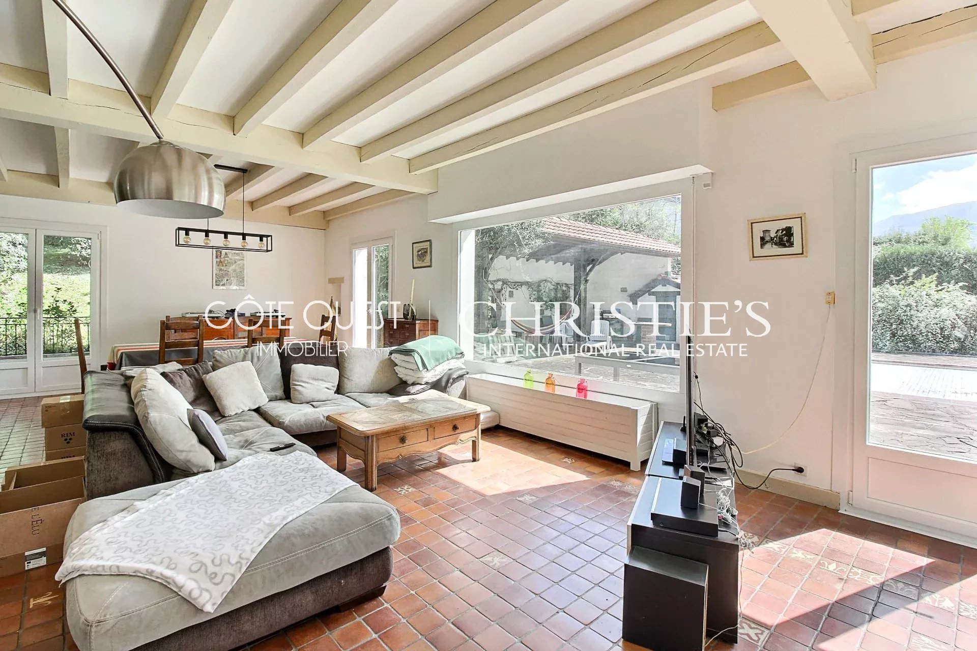 7 Bedroom Villa/Townhouse's Image 3