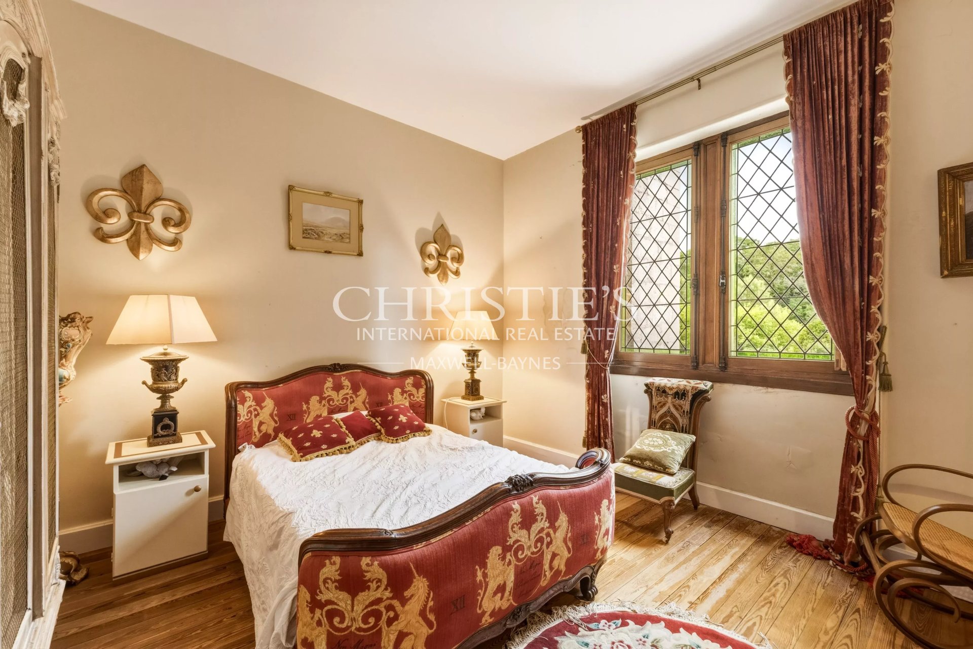 10 Bedroom Chateau's Image 28