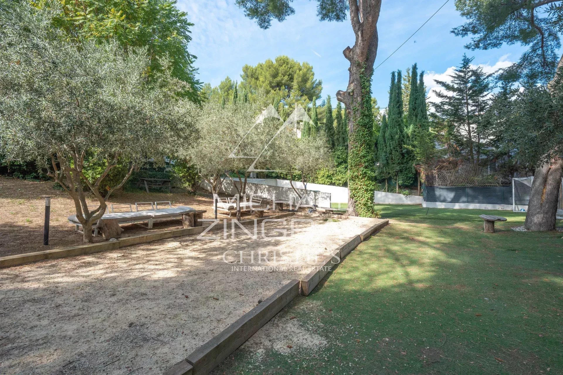 4 Bedroom Villa/Townhouse's Image 9