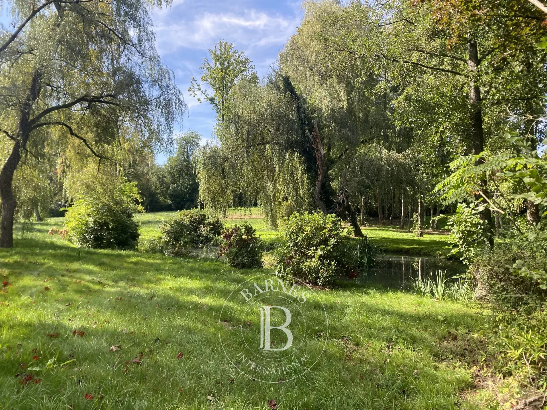 Exceptional plot with planning permission