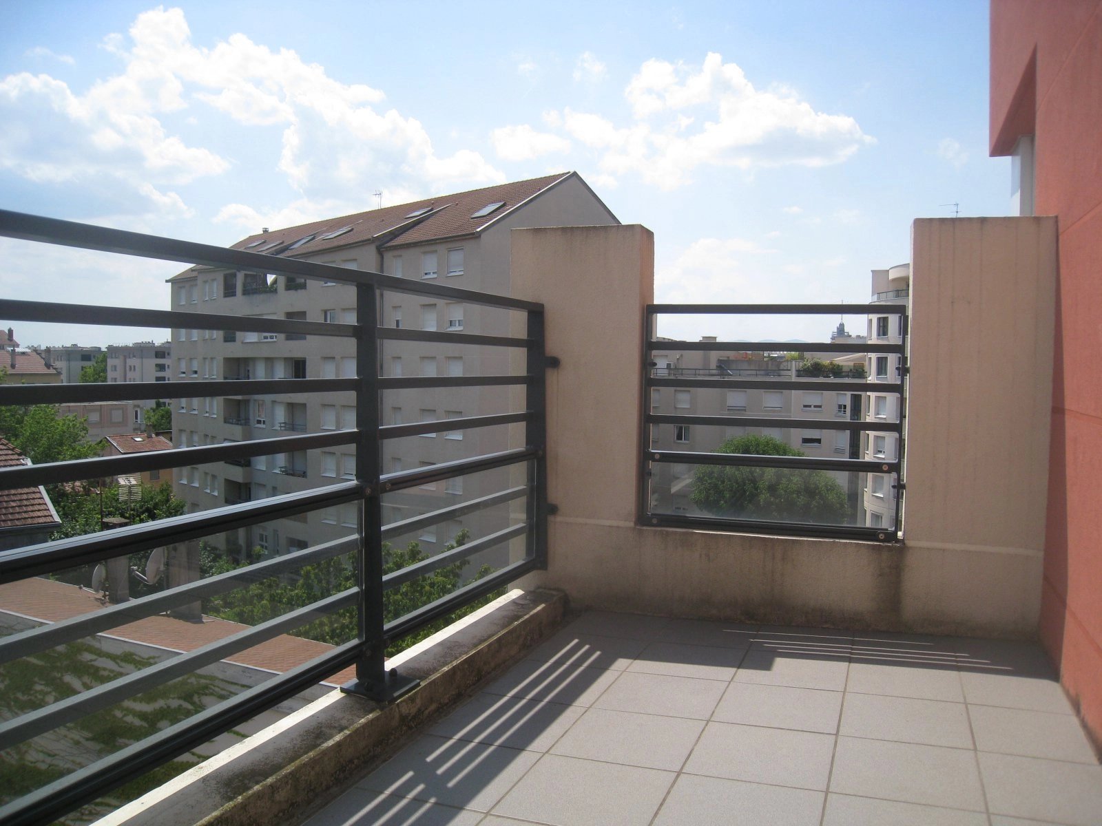 3075992 Location Villeurbanne