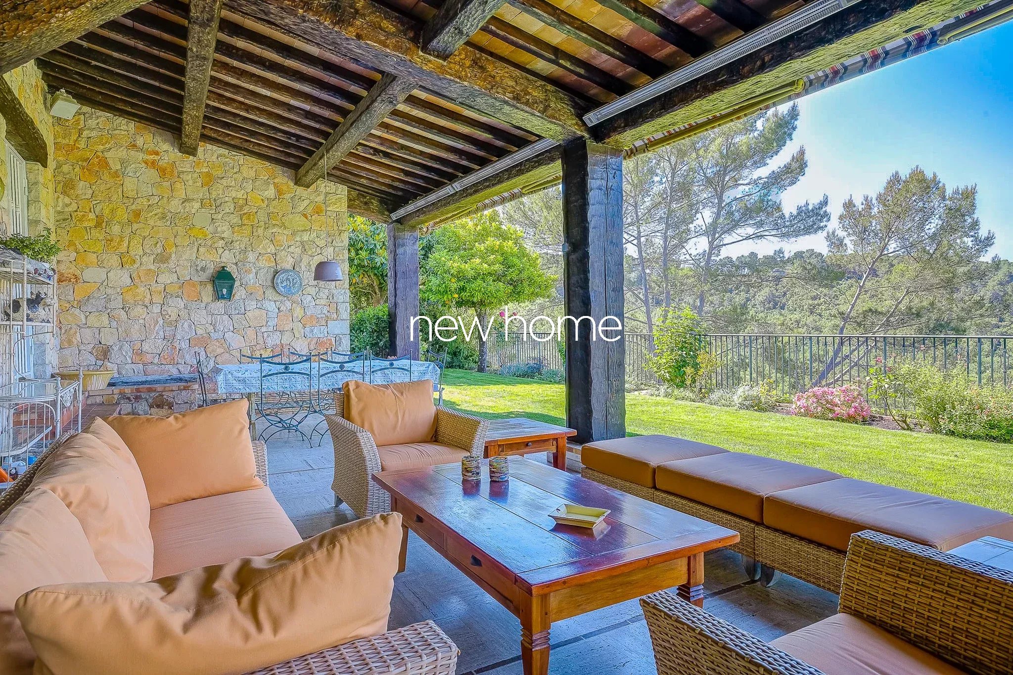 Villa dans un domaine prestigieux avec vue panoramique