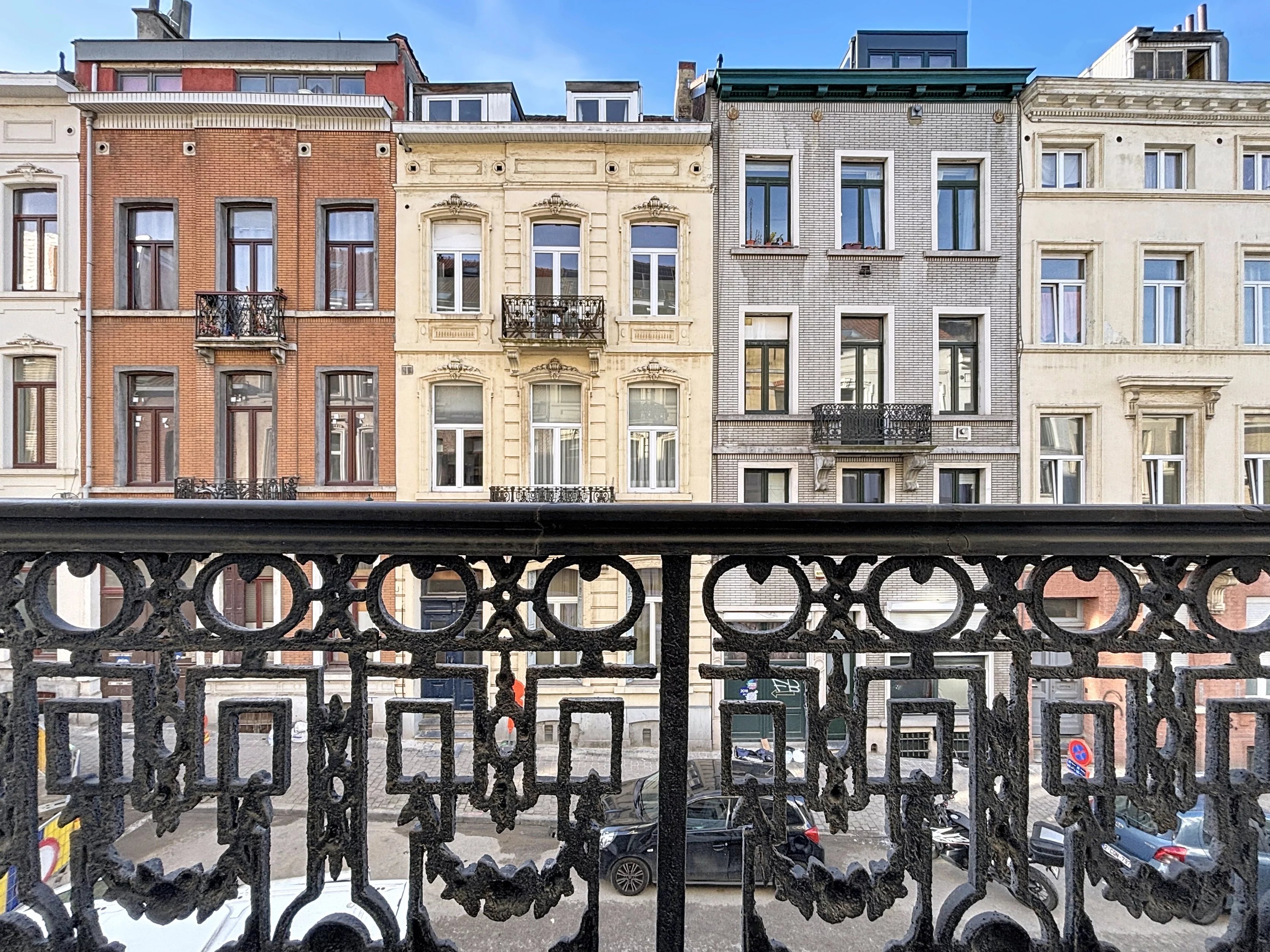 Grande et élégante maison Bruxelloise avec maison arrière