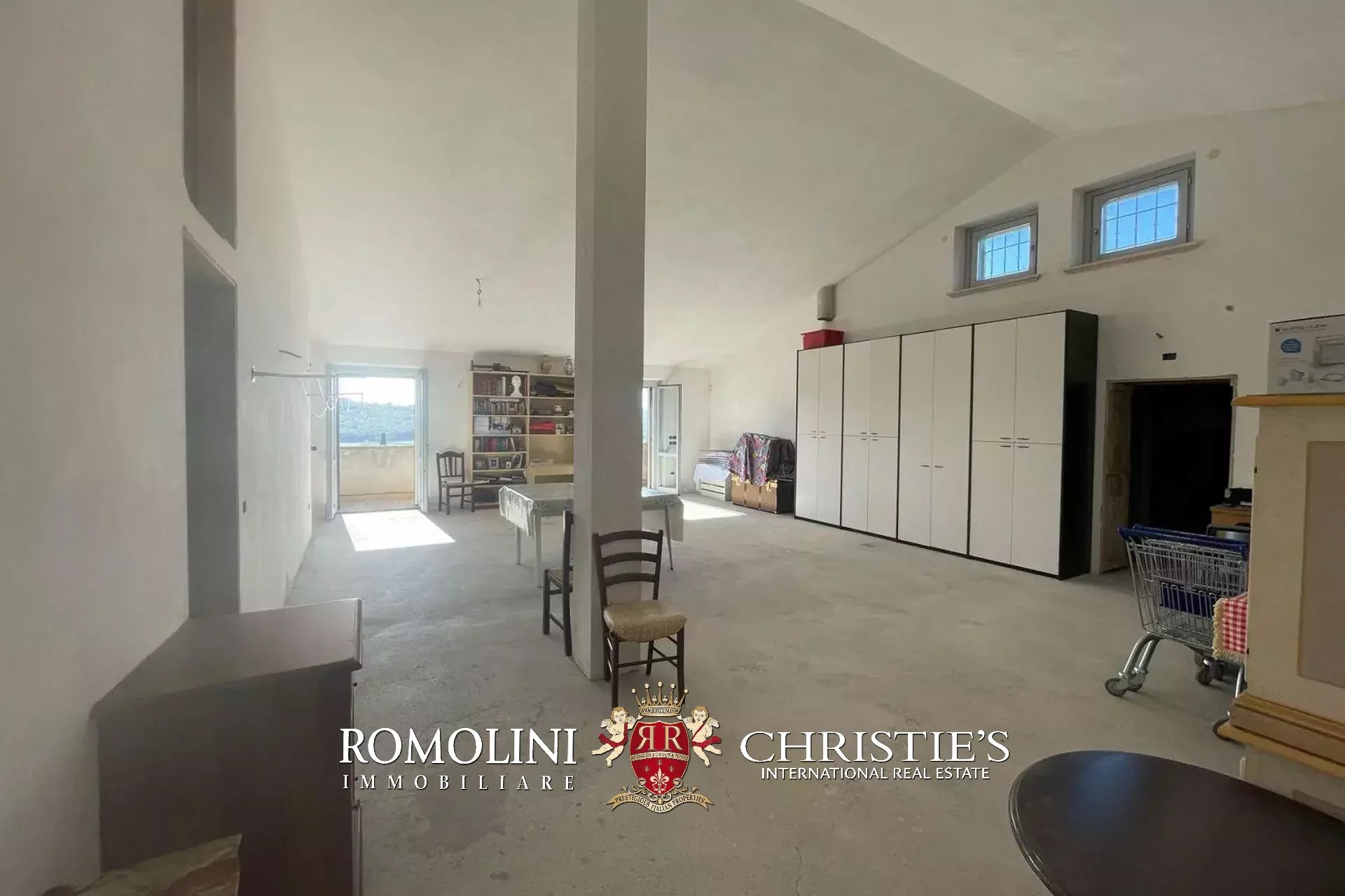 7 Bedroom Villa/Townhouse's Image 31