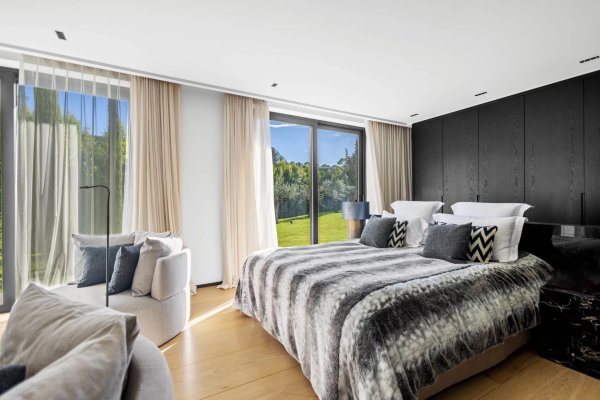 Contemporary Luxury Villa for Sale in Mougins | Family Legacy Estate — photo 6