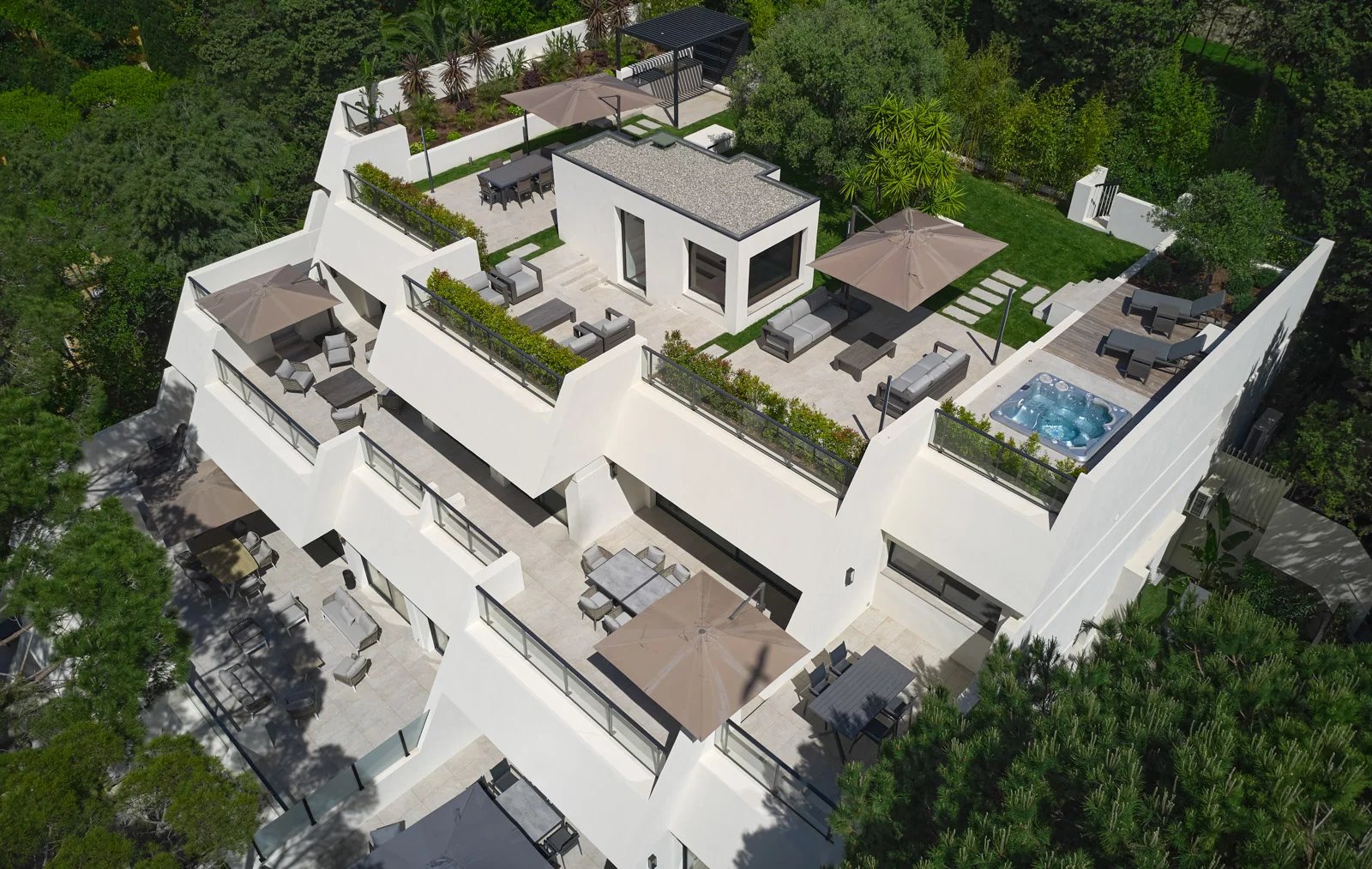 CANNES - Penthouse d'exception dans une prestigieuse résidence