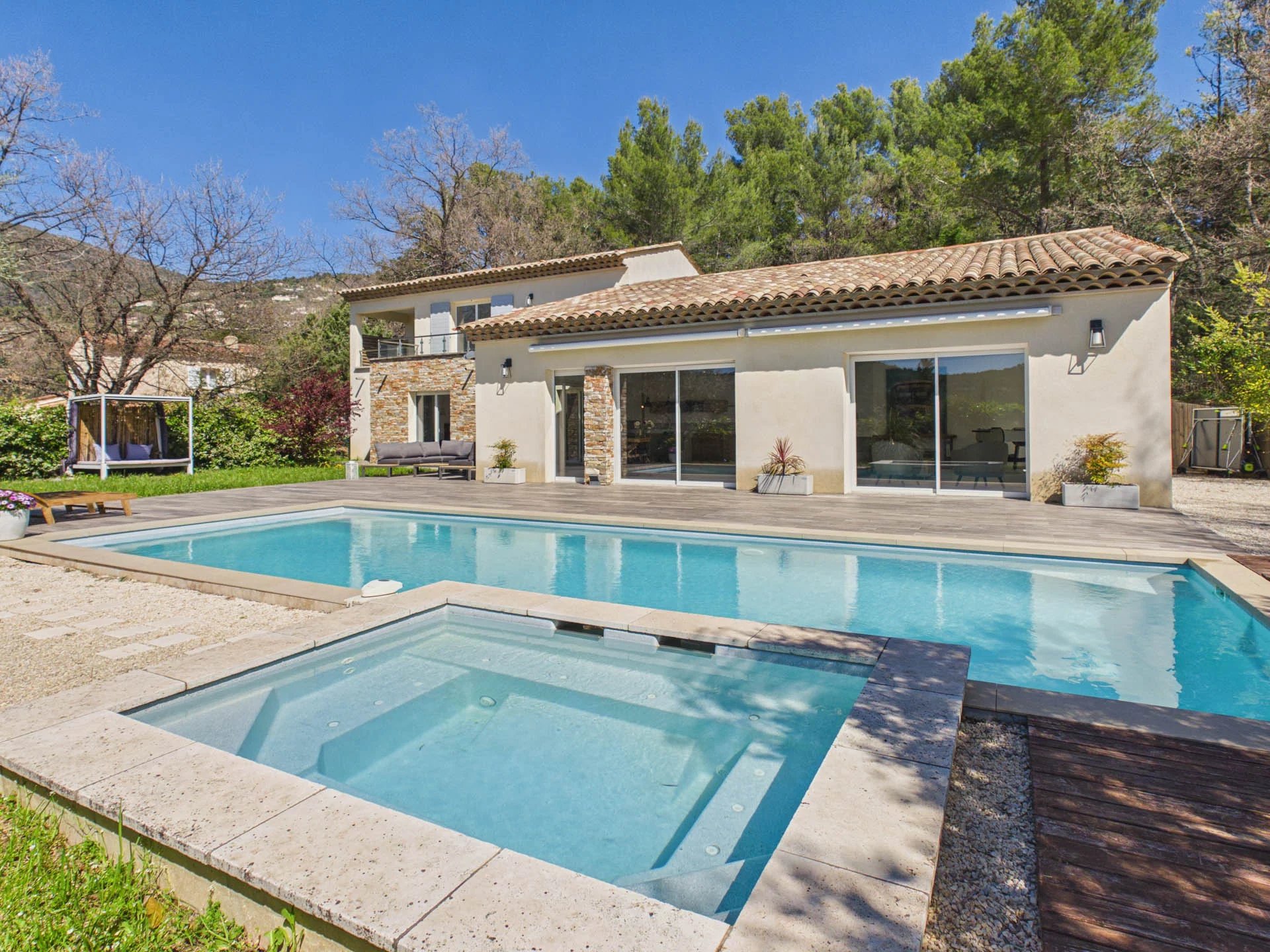 Modern villa with swimming pool - Seillans