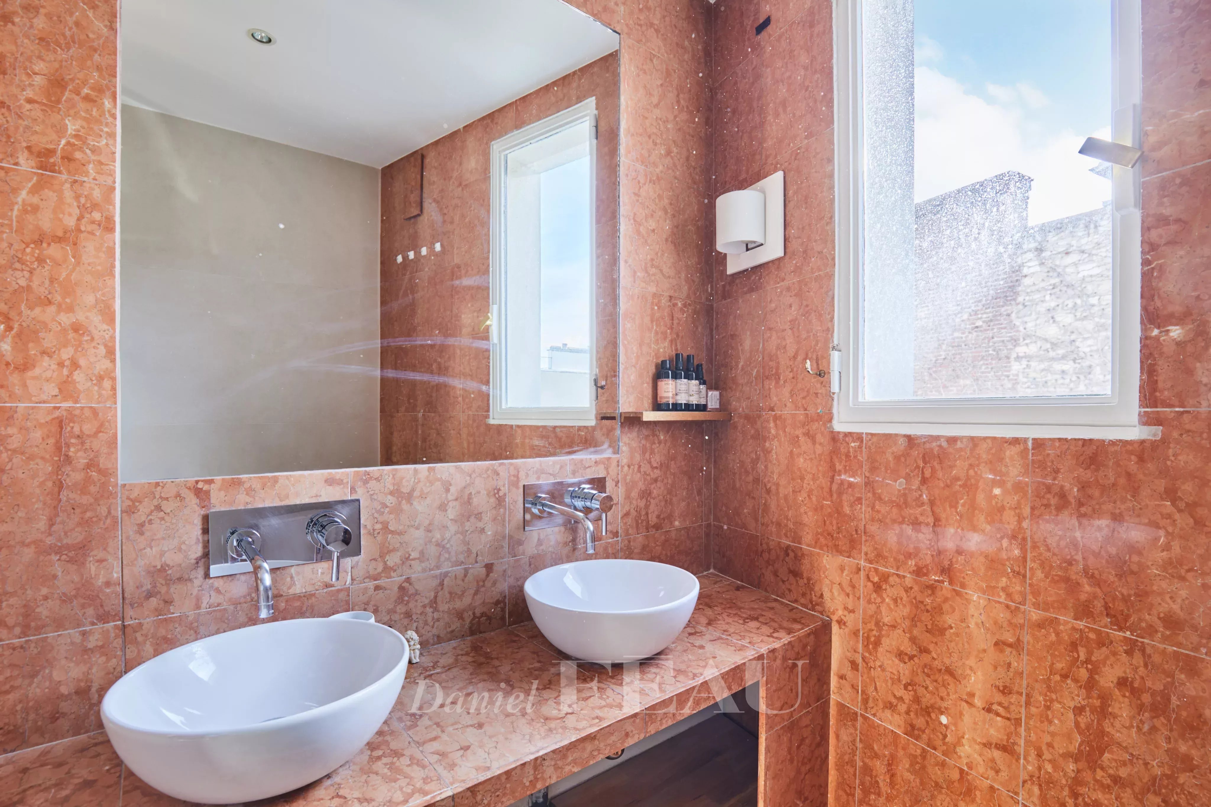 Sale Apartment Paris 16th