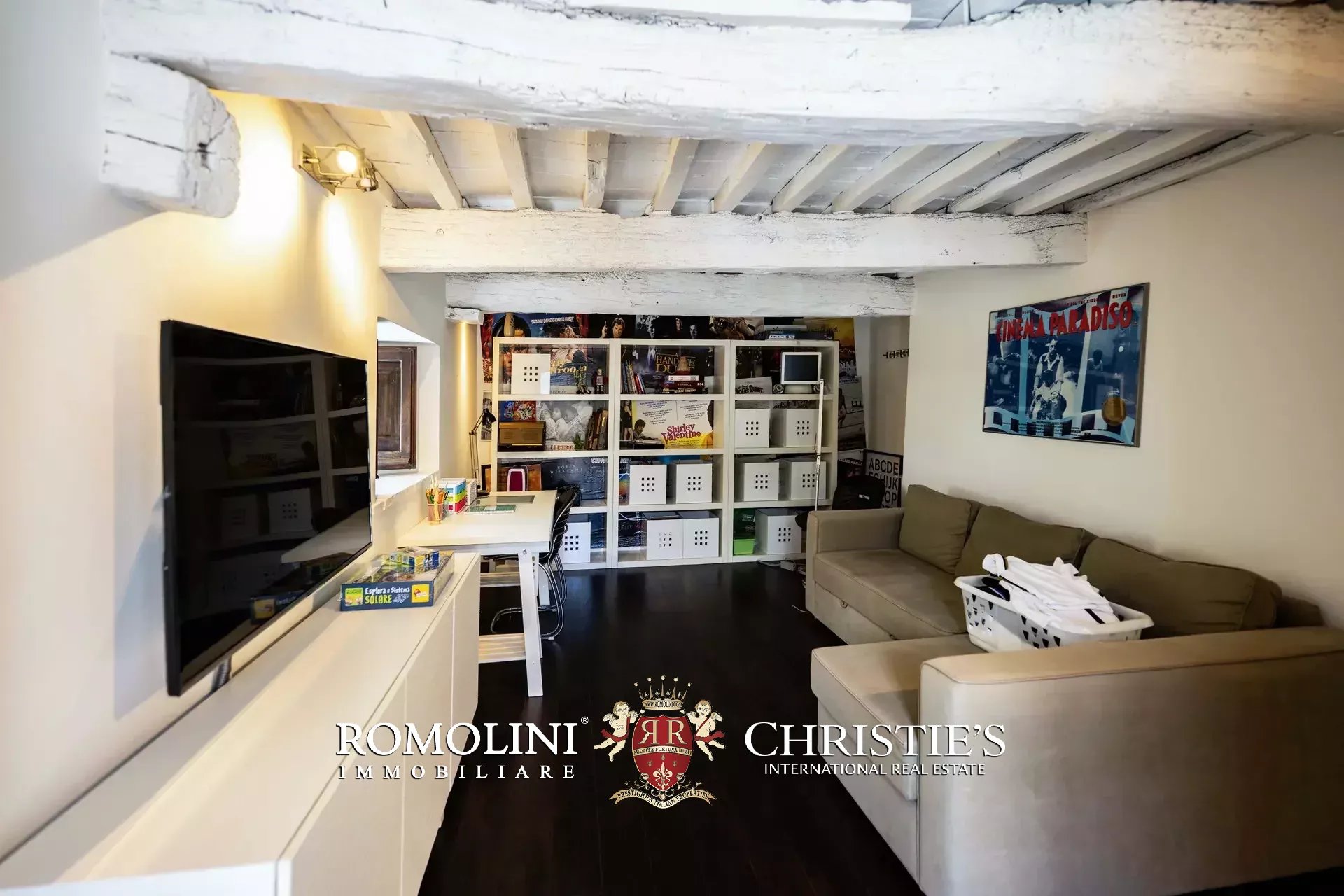 6 Bedroom Villa/Townhouse's Image 58