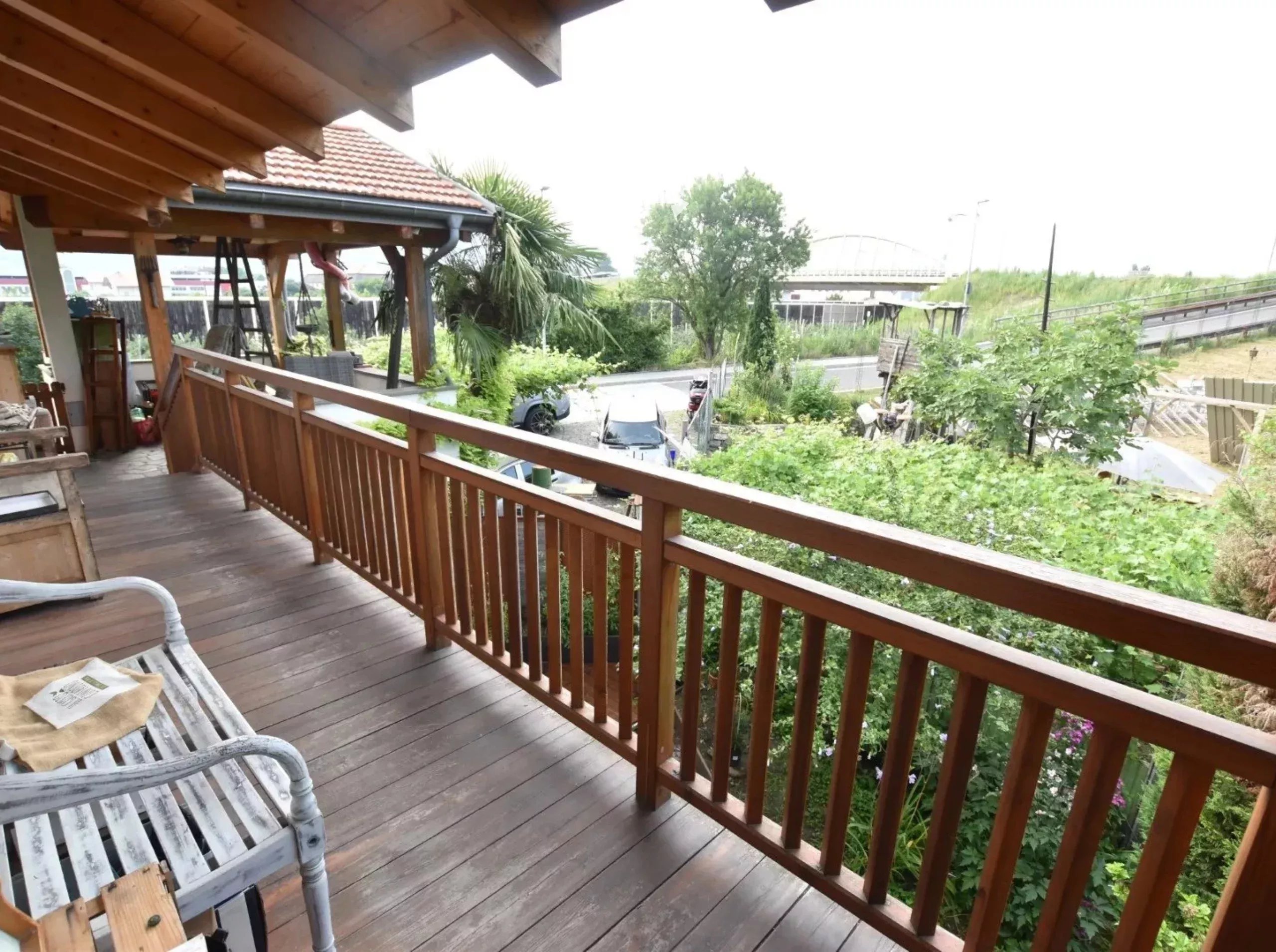 Zwei Wohnungen im Grünen