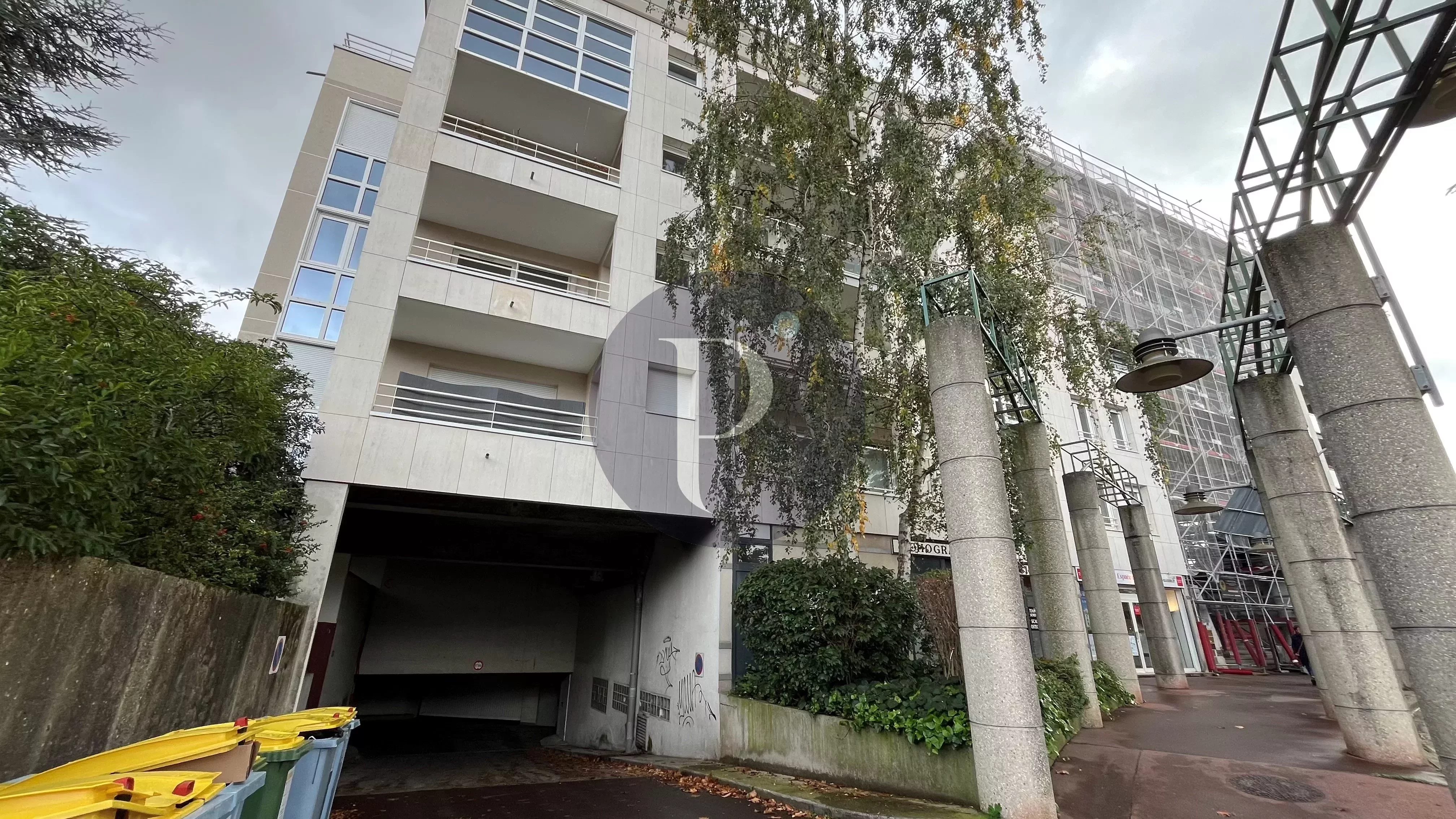 location-parking-sceaux-83873144