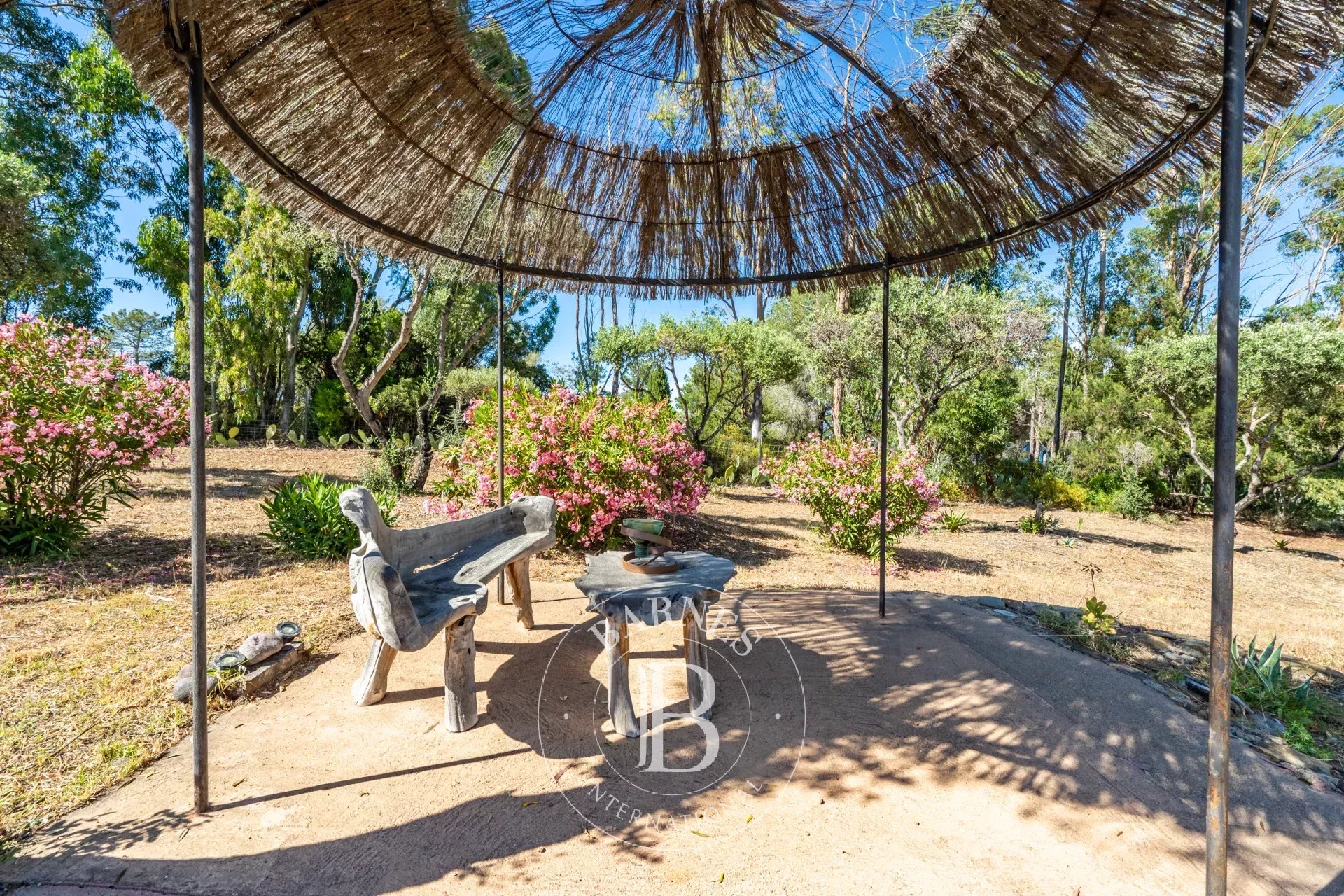 Saint-Florent, exceptional estate, 8 rooms, walking distance to beach, swimming pool, panoramic sea view - picture 5 title=