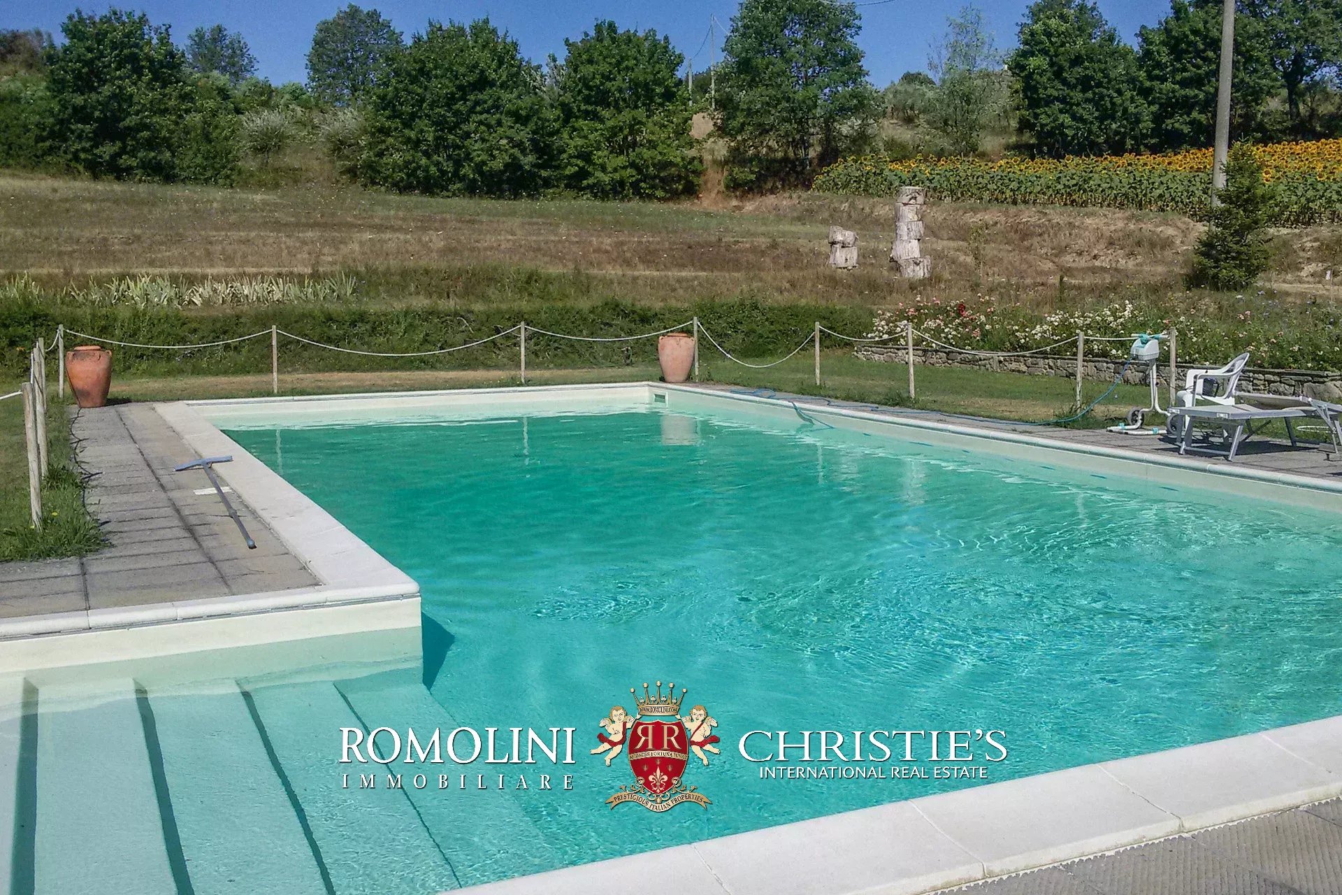 7 Bedroom Villa/Townhouse's Image 29
