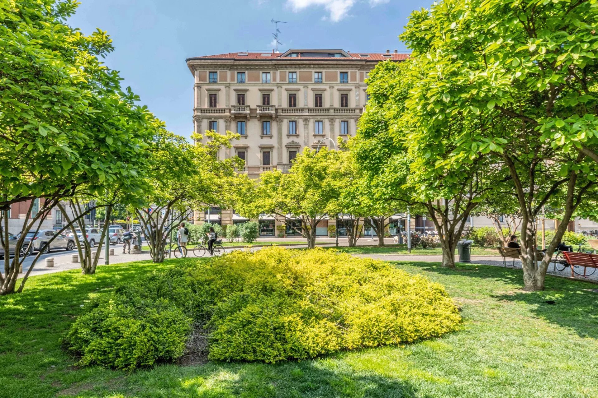 LUXURY APARTMENT IN PIAZZA TOMMASEO AND SANTA MARIA DELLE GRAZIE AREA