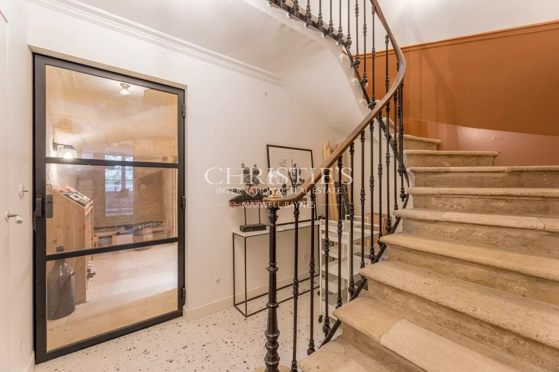 7 Bedroom Villa/Townhouse's Image 8