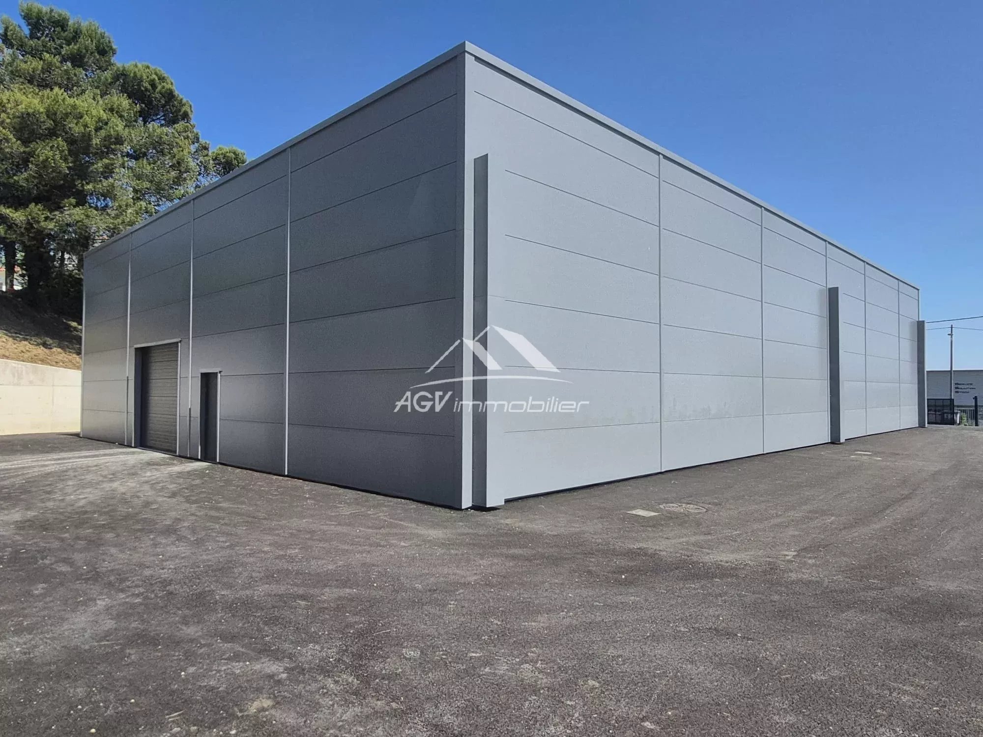 Local commercial 600 m²