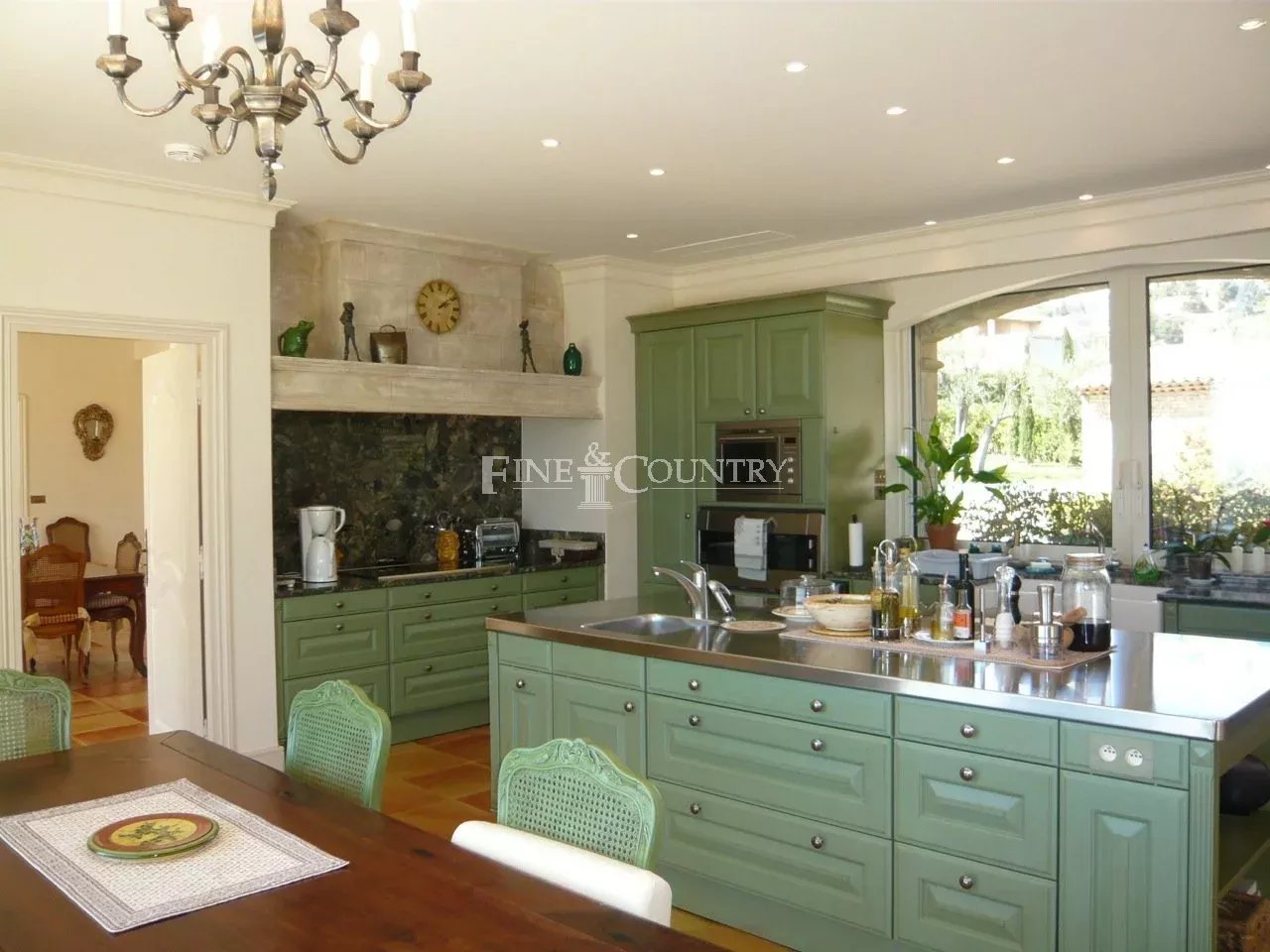 Photo of Villa for sale in Chateauneuf-de-Grasse, Cote d'Azur