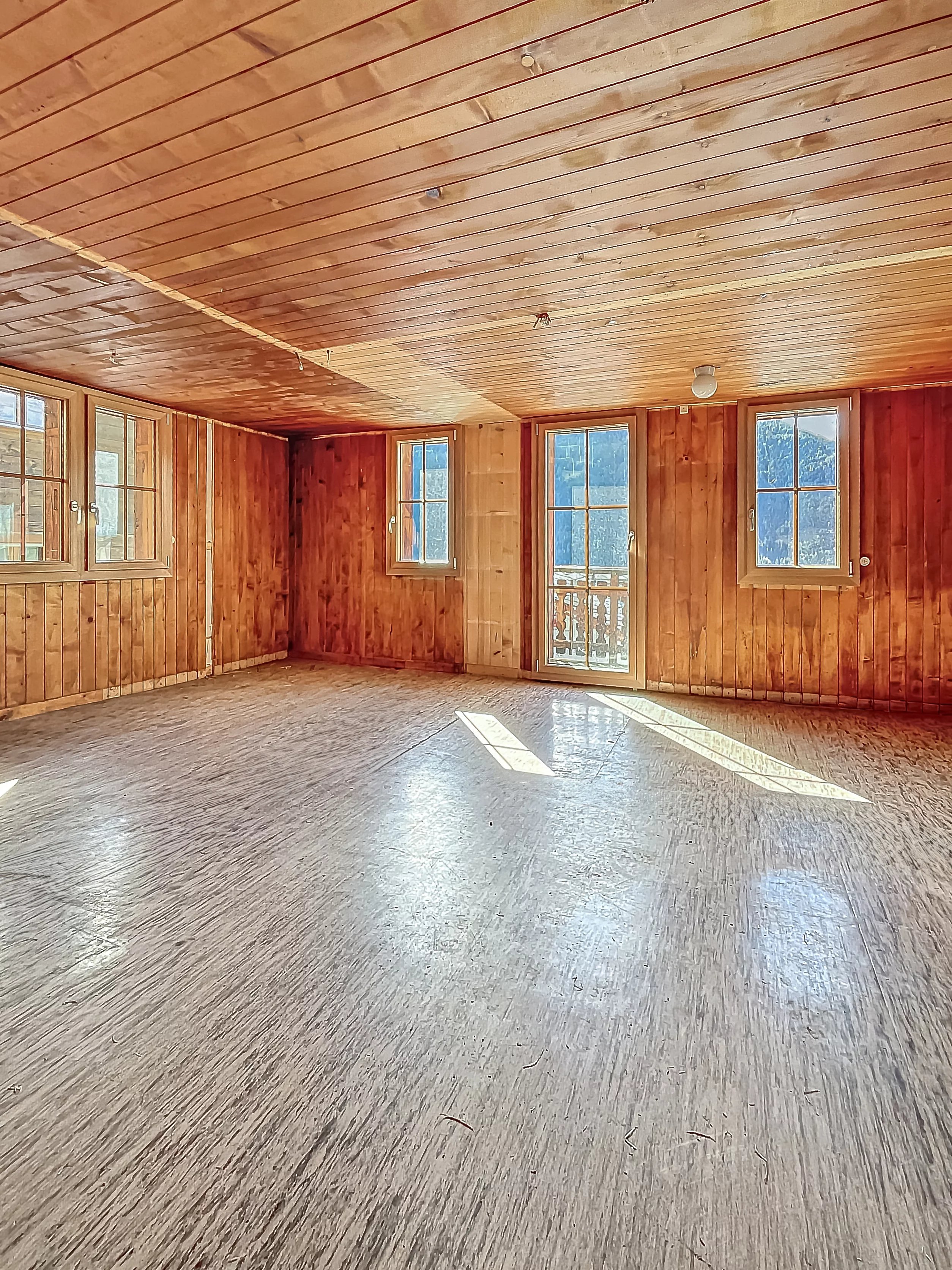 Appartement avec potentiel de rénovation et vue sur les montagnes - Photo 3