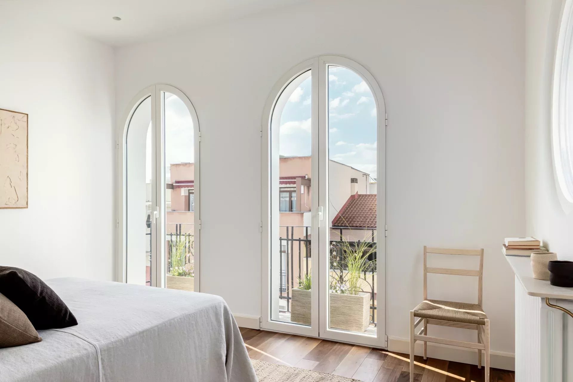 Sunlit Ático with a Seamless Flow to Your Airy Mykonian Terrace - picture 14