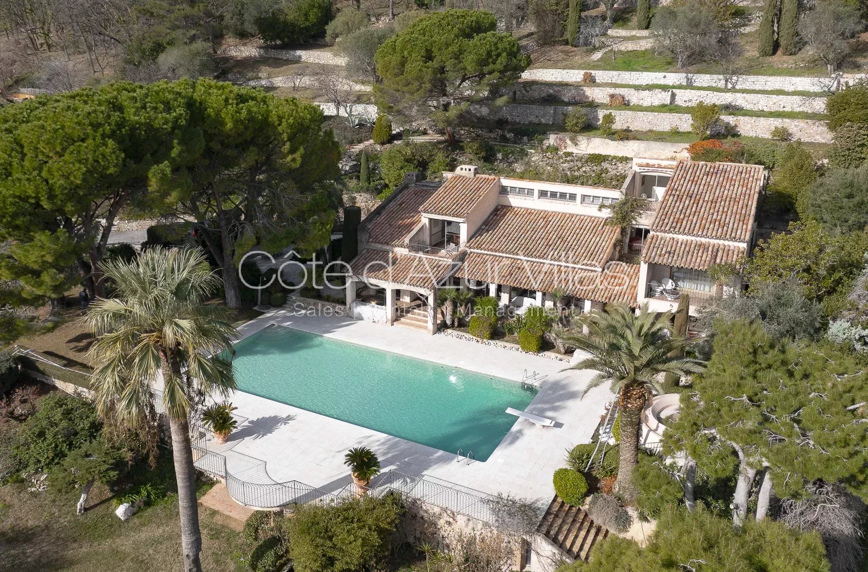Agence immobilière de 