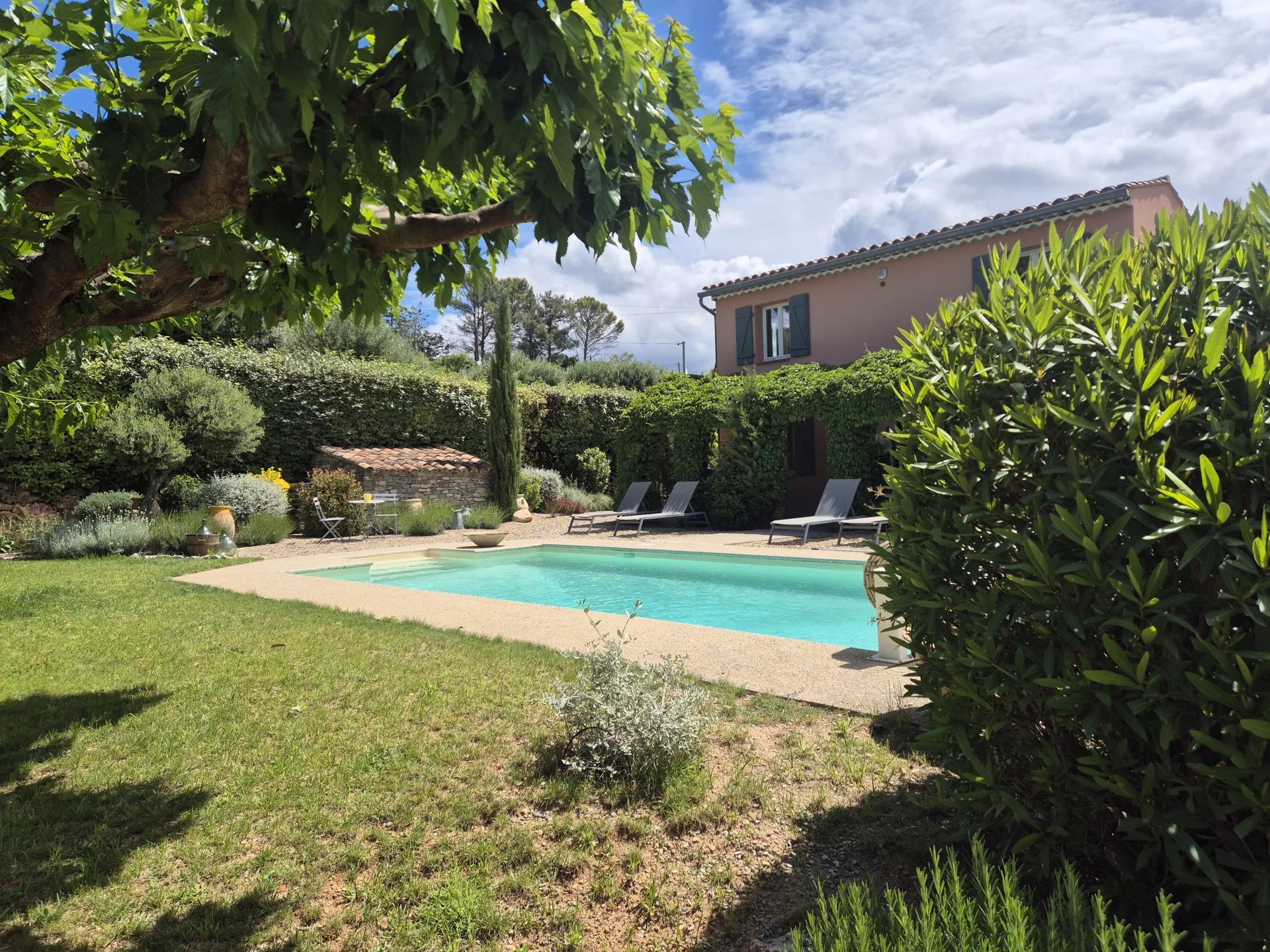 COTIGNAC CHARMING HOUSE WITH INDEPENDANT APARTMENT