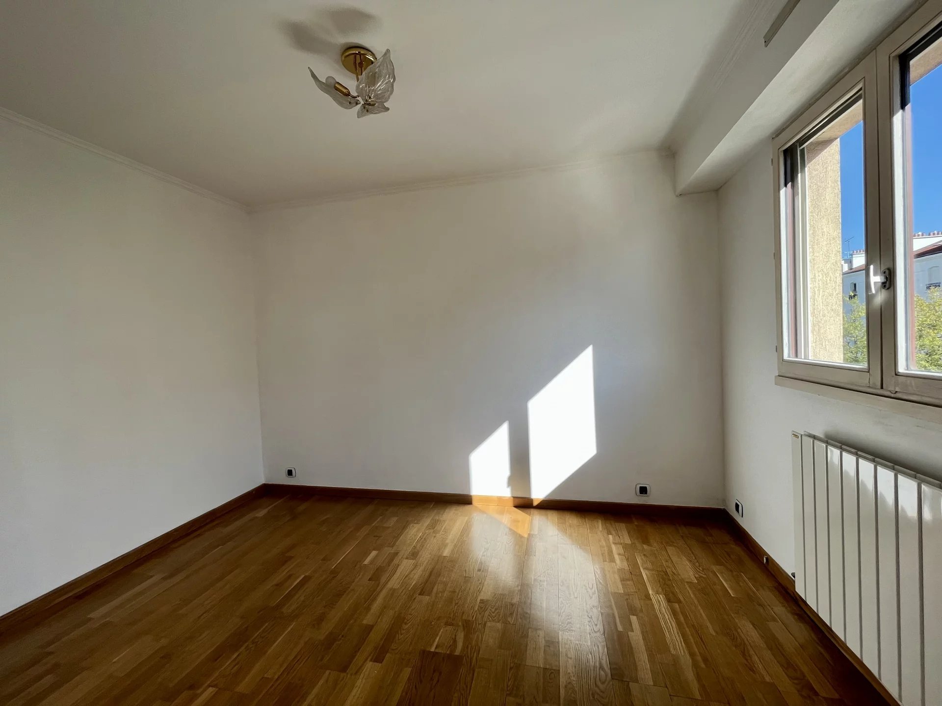 Courbevoie - Gare de Bécon - 4 pièces de 81m²